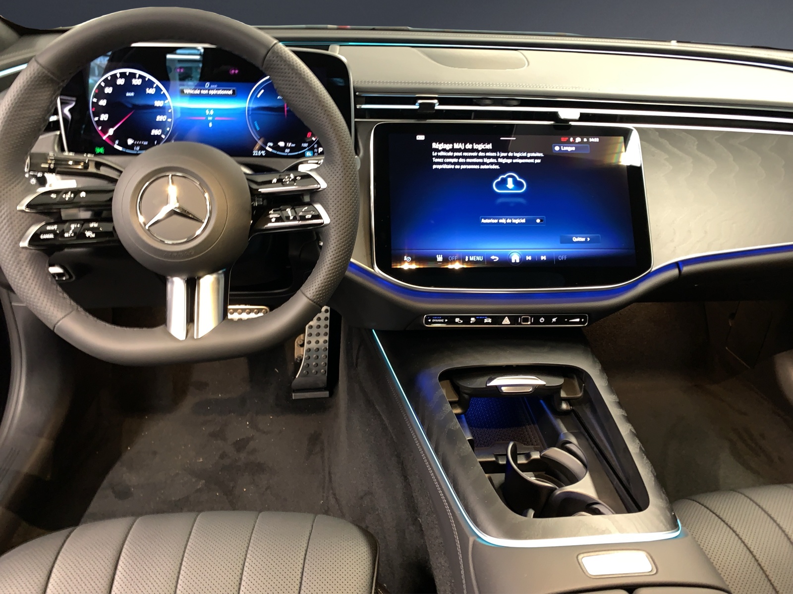 MERCEDES-BENZ E 300e 4MATIC EQ Hybrid-image-7
