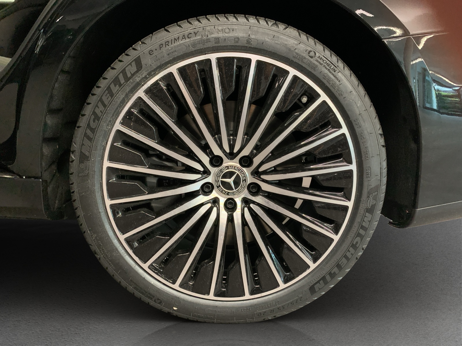 MERCEDES-BENZ E 300e 4MATIC EQ Hybrid-image-12
