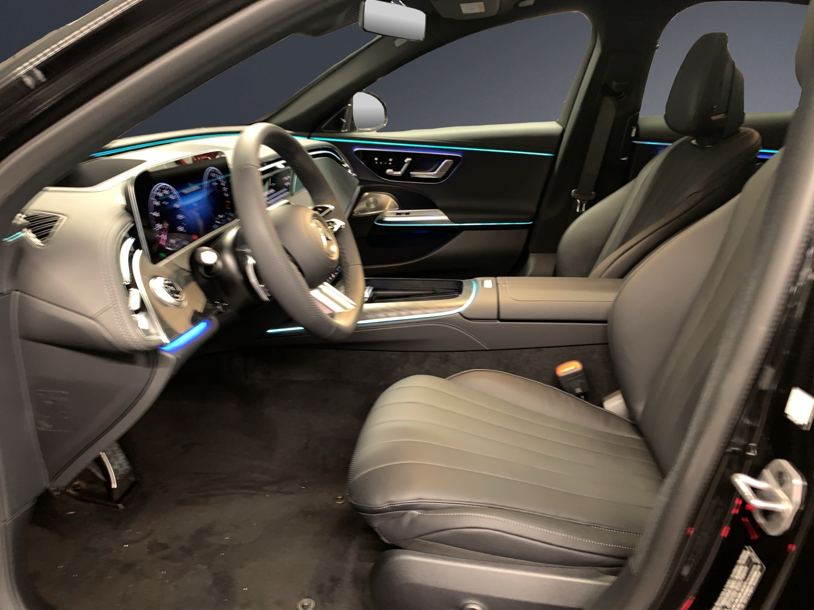 MERCEDES-BENZ E 300e 4MATIC EQ Hybrid-image-6
