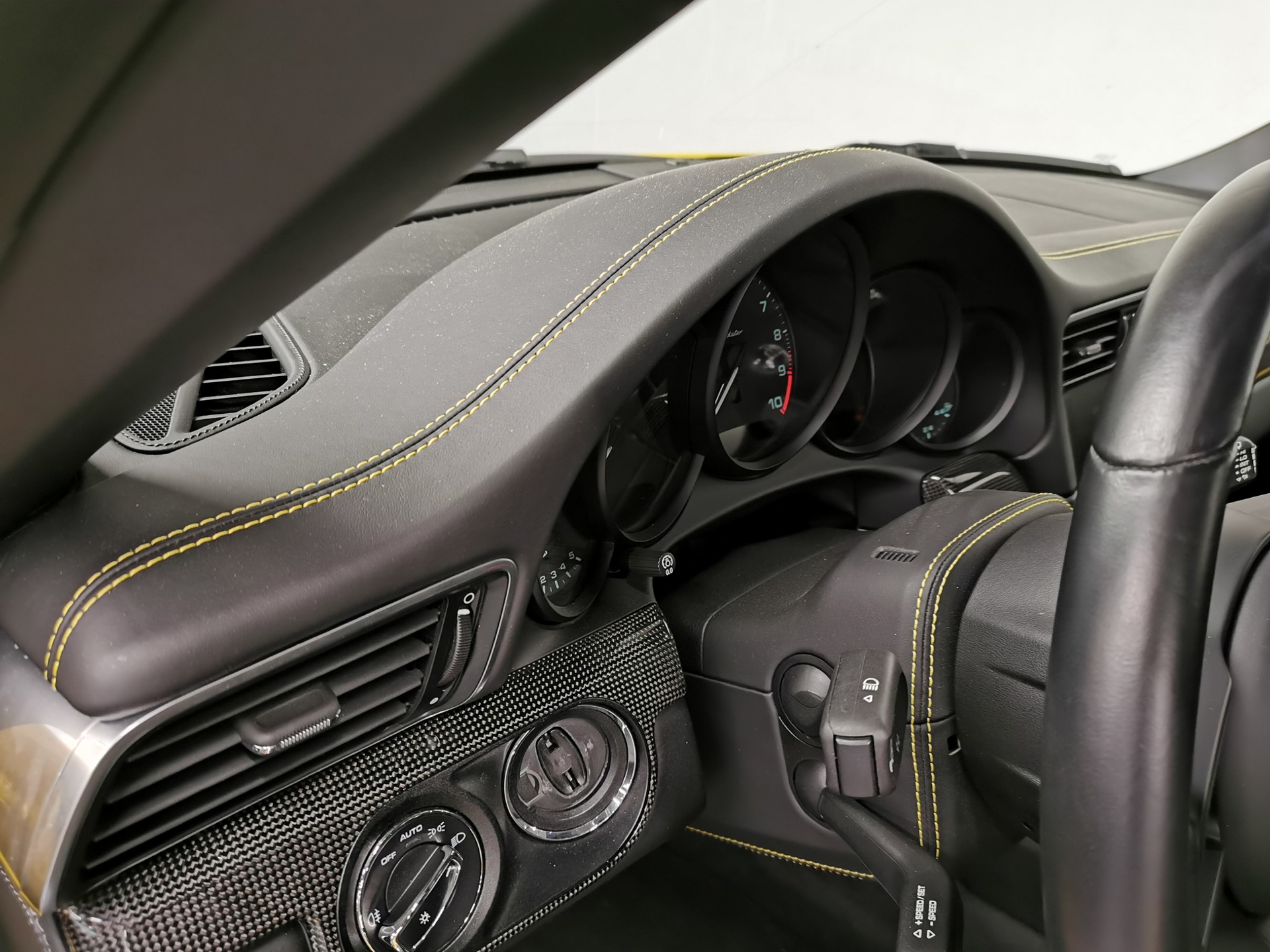 PORSCHE 911 Speedster EXKLUSIVE HANDSCHALTER RACINGGELB LEDER SCHALENSITZE VOLL LIFT PCCB-image-7