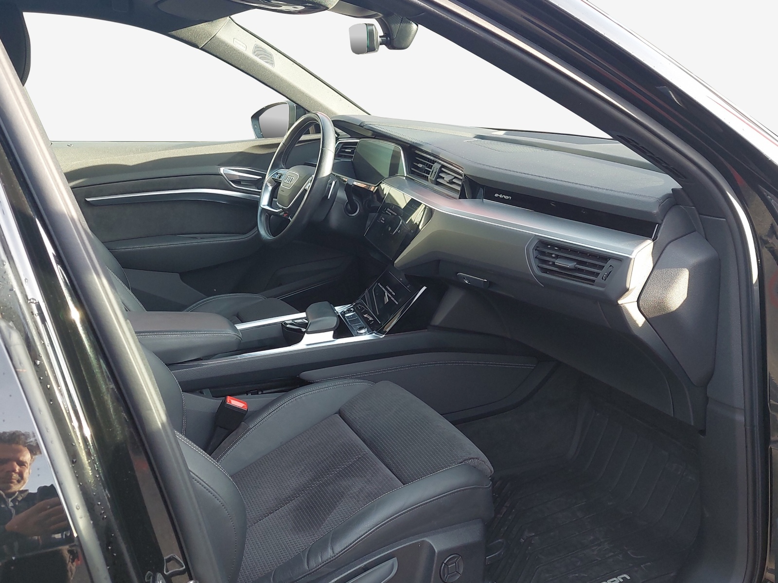 AUDI e-tron 55 Sportback S Line quattro-image-15