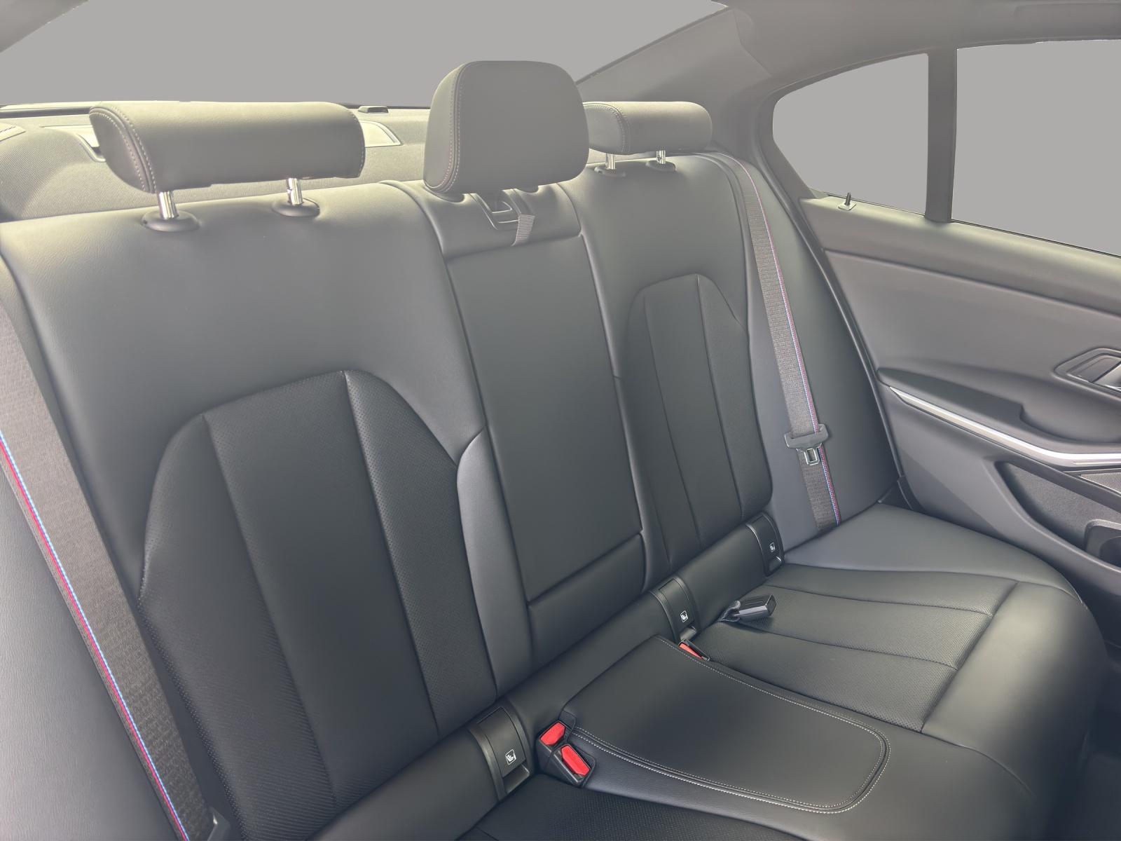 BMW 320d xDrive-image-9