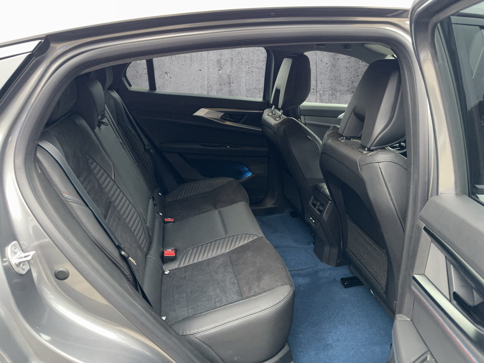 RENAULT Rafale 1.2 E-Tech Plug-in Hybrid 300 4x4 Atelier Alpine-image-26