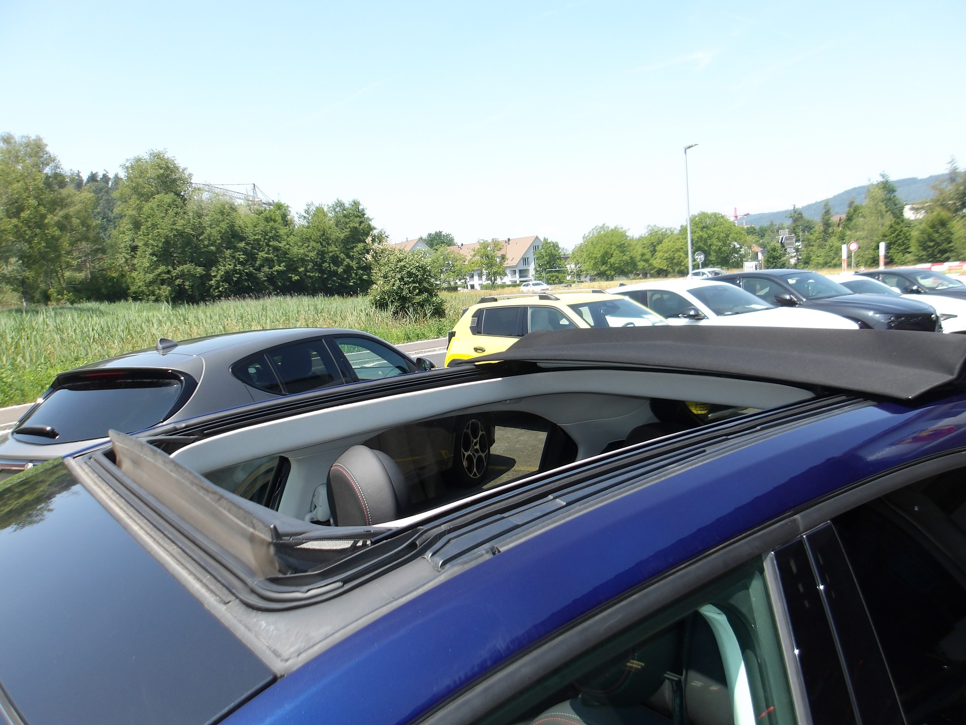 FIAT 500X 1.5 Hybrid Soft Top Sport DCT-image-14