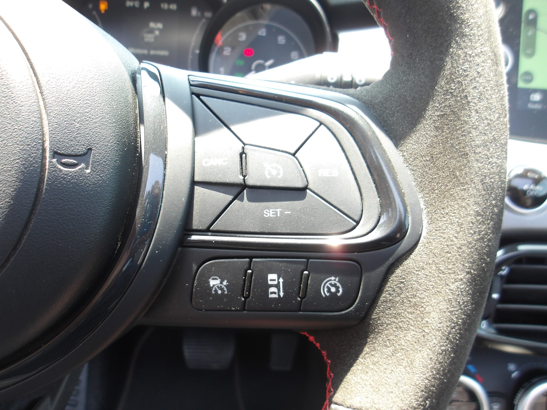 FIAT 500X 1.5 Hybrid Soft Top Sport DCT-image-13