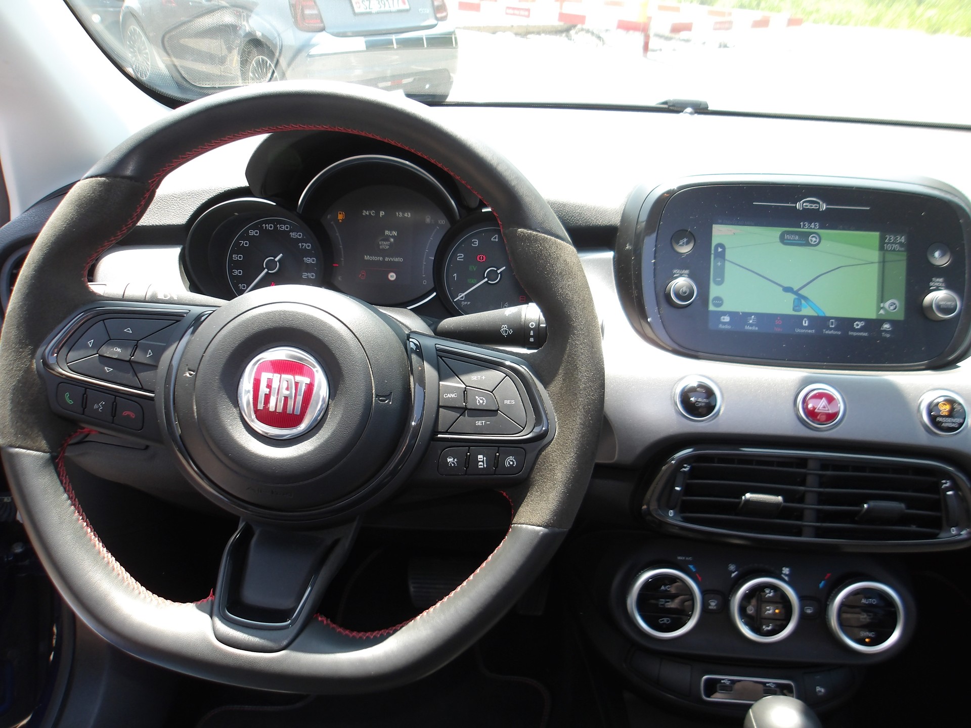 FIAT 500X 1.5 Hybrid Soft Top Sport DCT-image-12