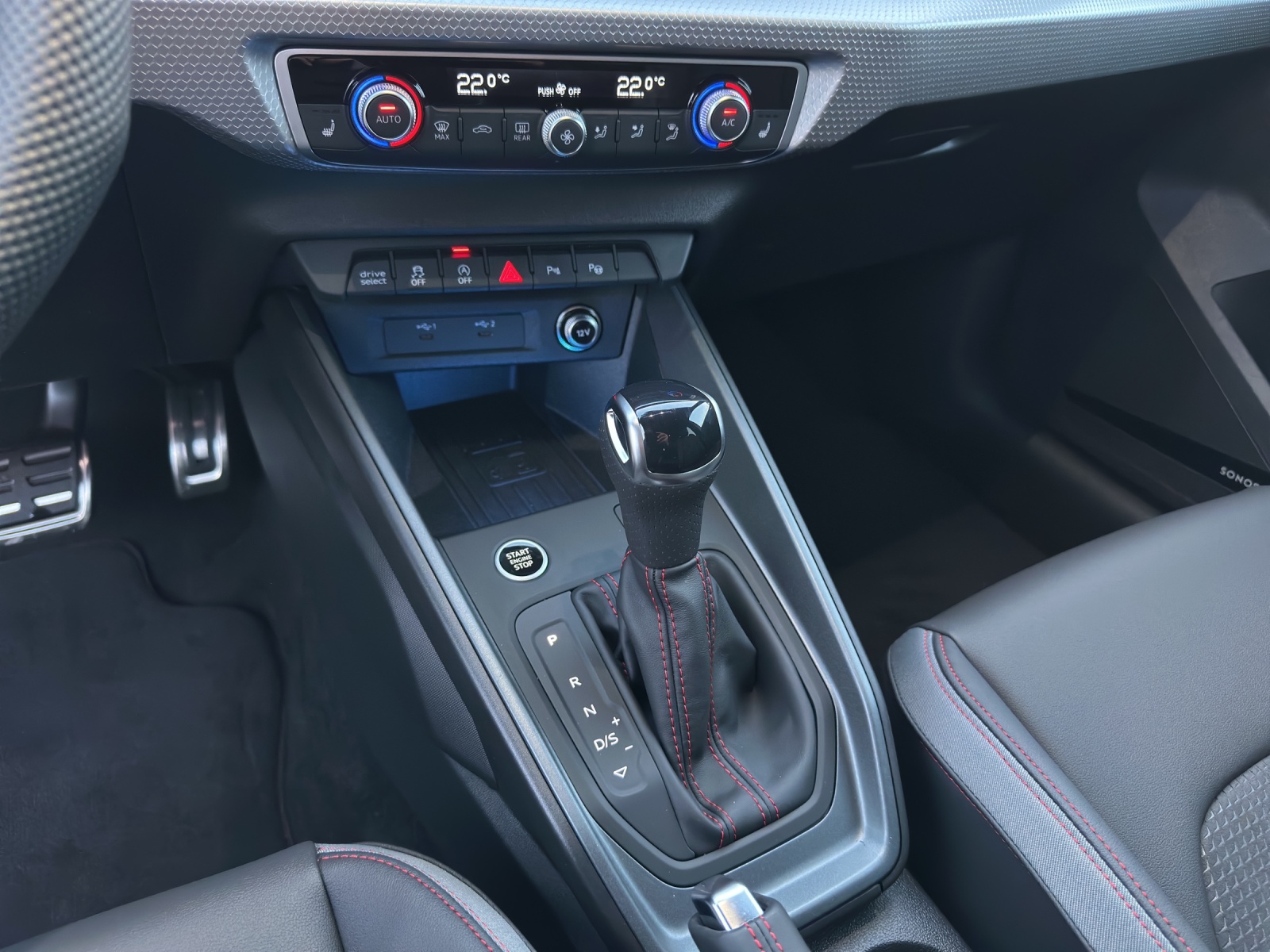 AUDI A1 Sportback 35 TFSI S Line S-tronic-image-16