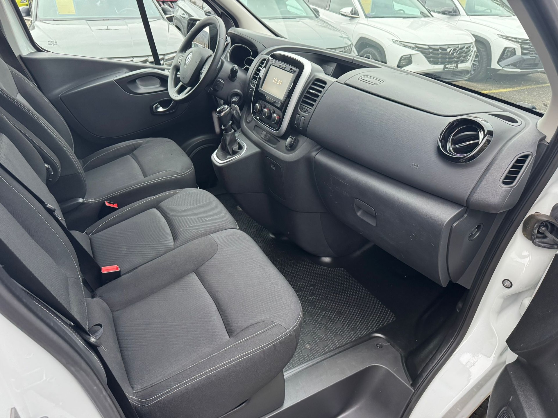 RENAULT Trafic Ene dCi120 2.0 Bus L1H1-image-4