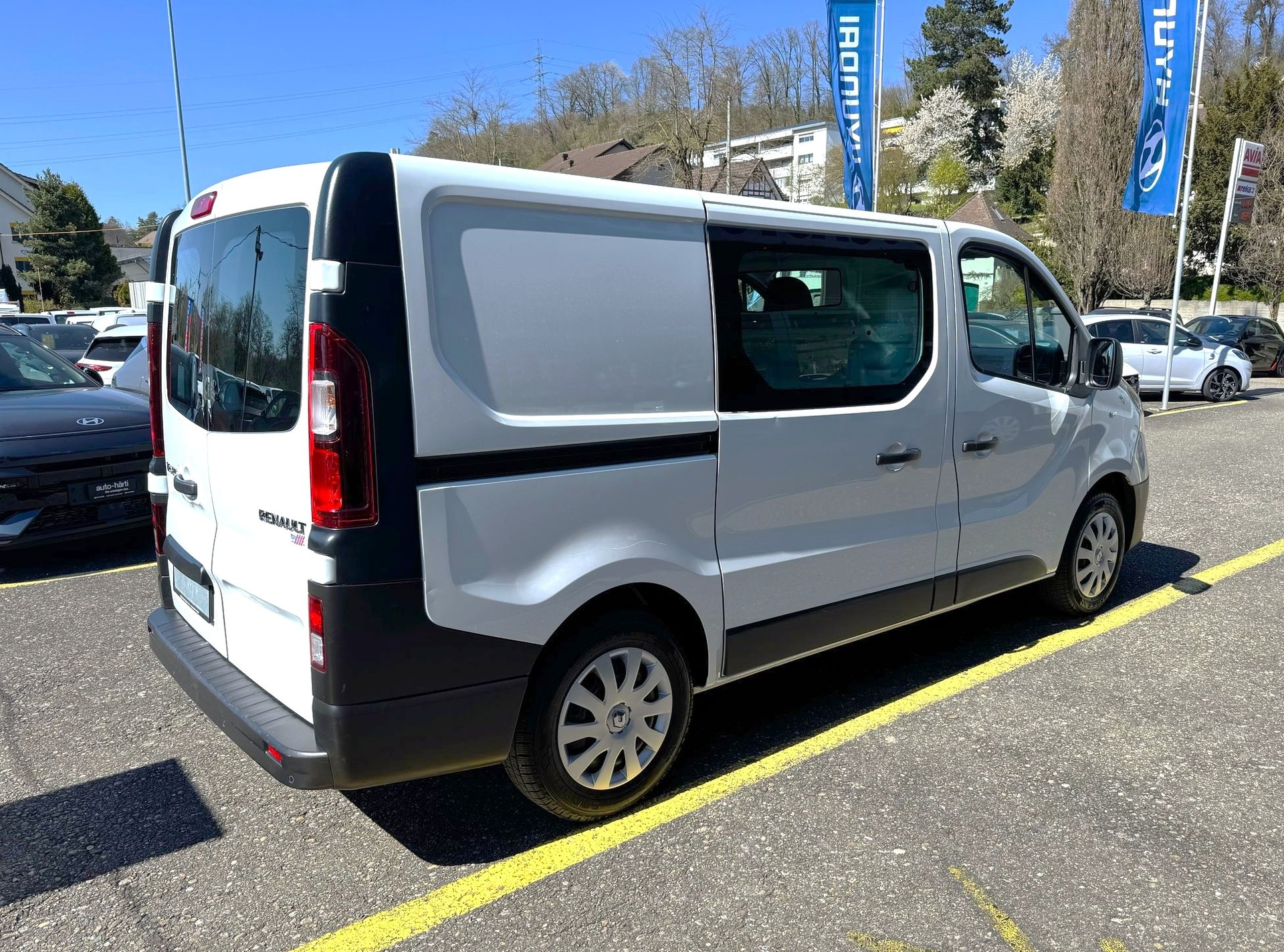 RENAULT Trafic Ene dCi120 2.0 Bus L1H1-image-5