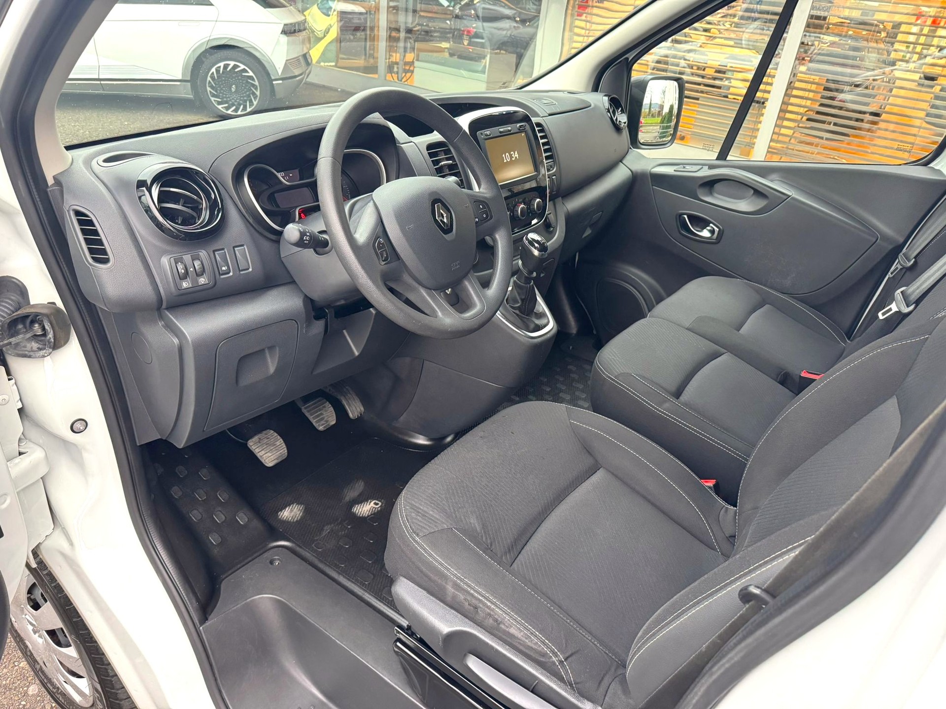 RENAULT Trafic Ene dCi120 2.0 Bus L1H1-image-1
