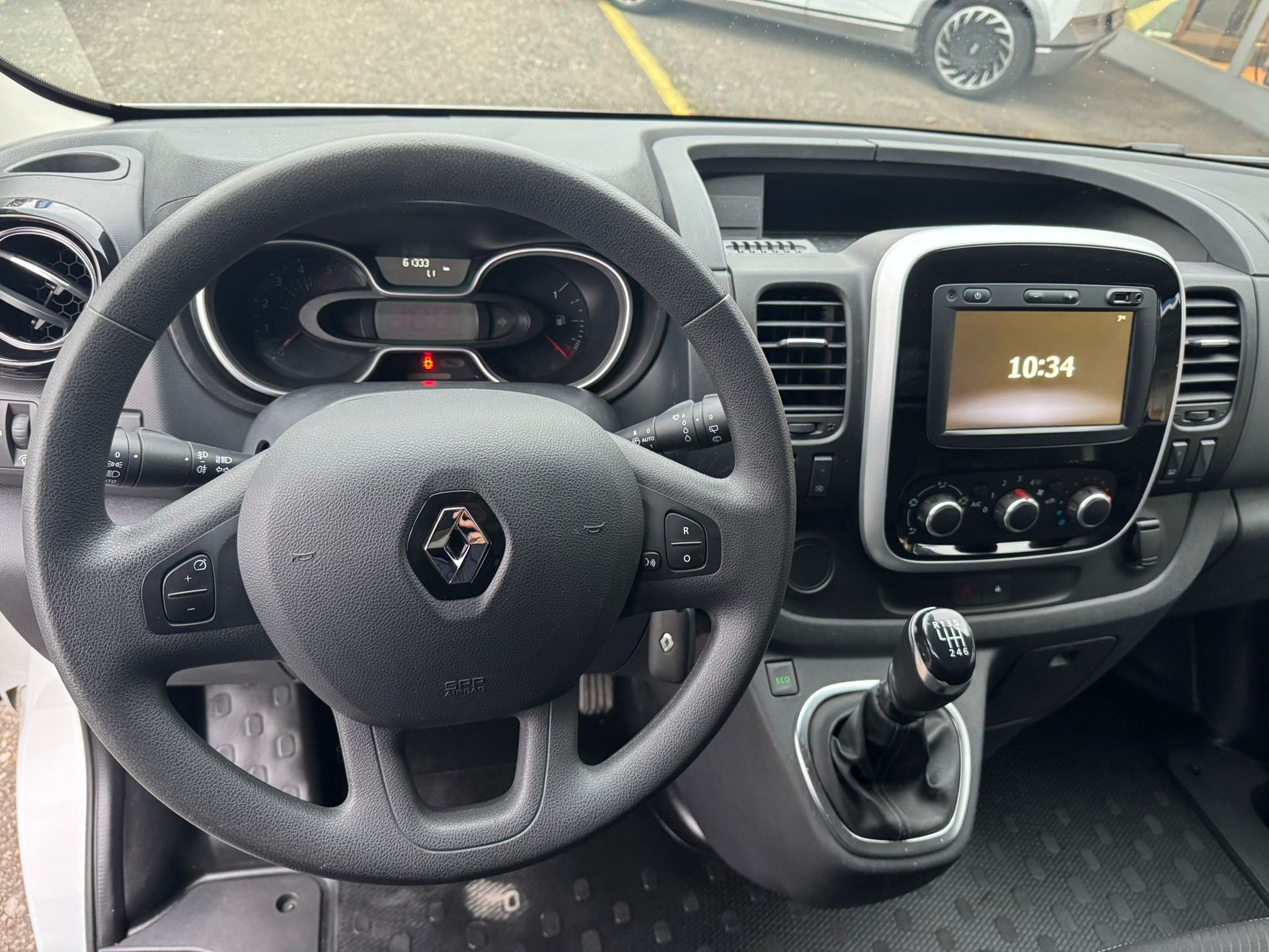 RENAULT Trafic Ene dCi120 2.0 Bus L1H1-image-2