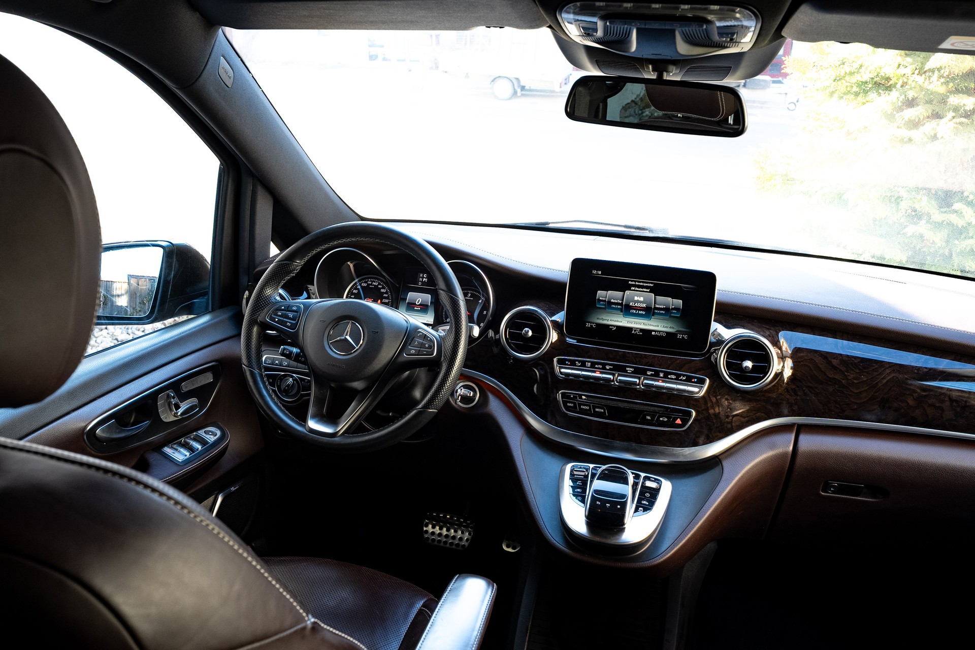 MERCEDES-BENZ V 250 d Swiss Edition extralang 4M 7G-Tronic-image-6