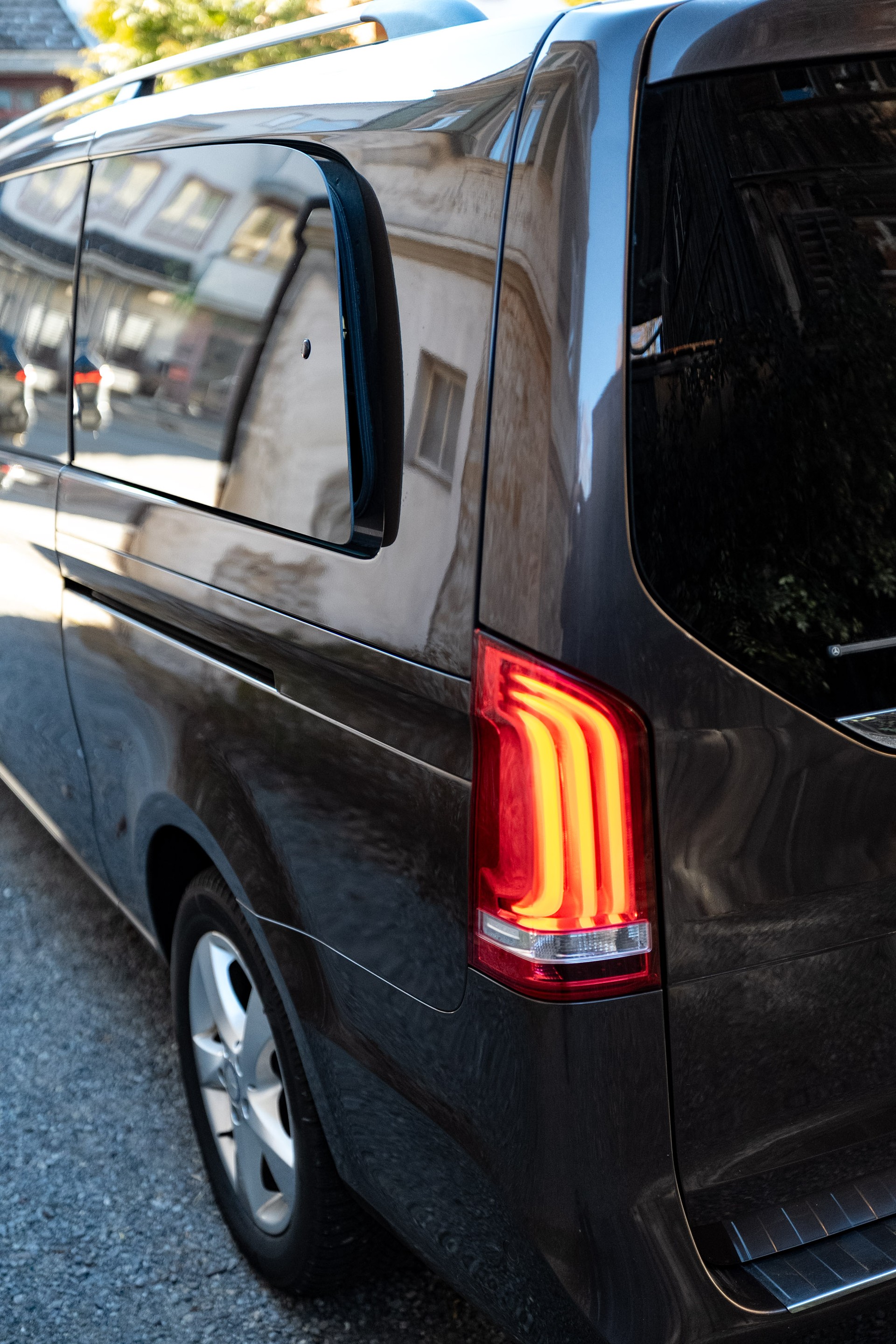 MERCEDES-BENZ V 250 d Swiss Edition extralang 4M 7G-Tronic-image-3