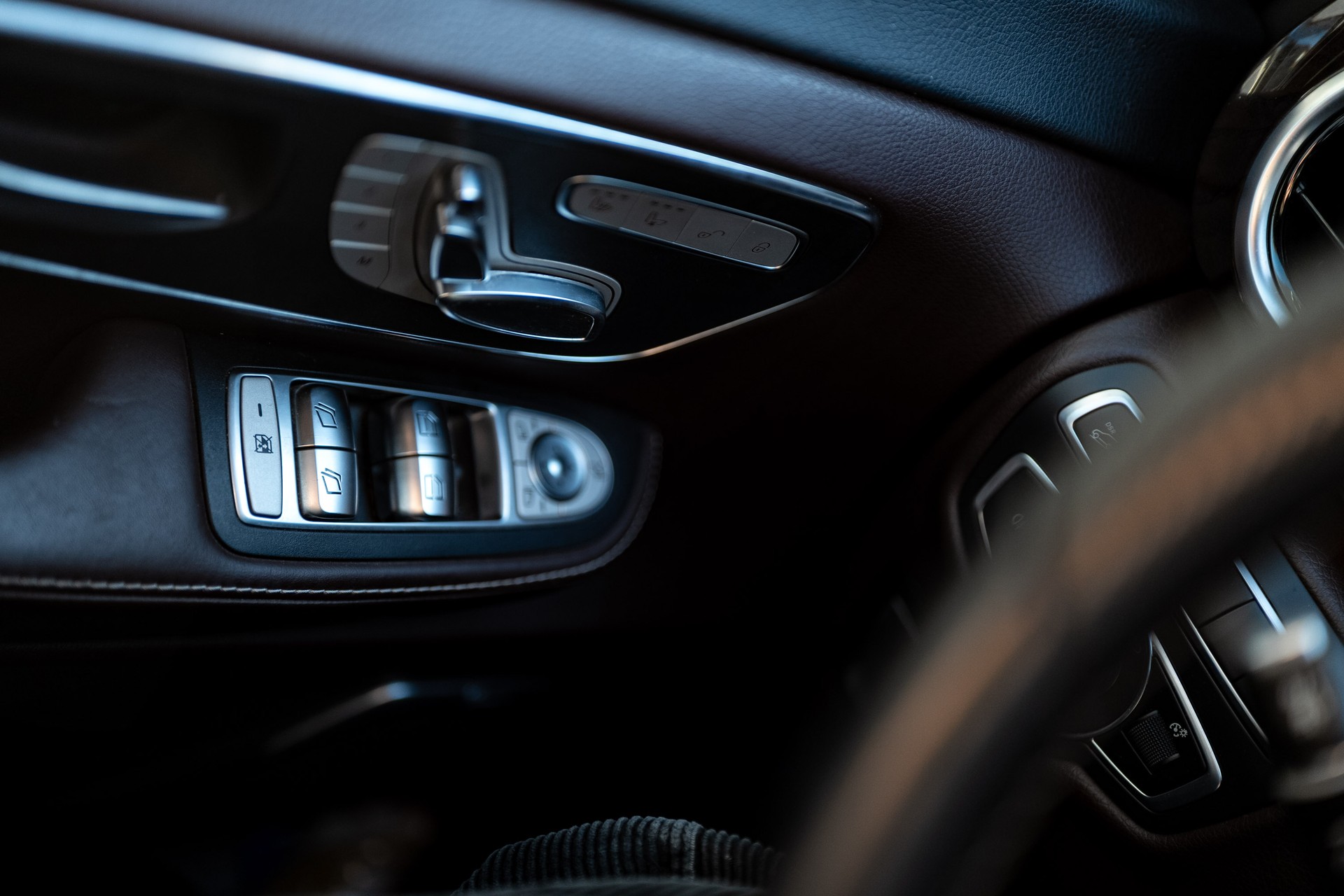 MERCEDES-BENZ V 250 d Swiss Edition extralang 4M 7G-Tronic-image-8