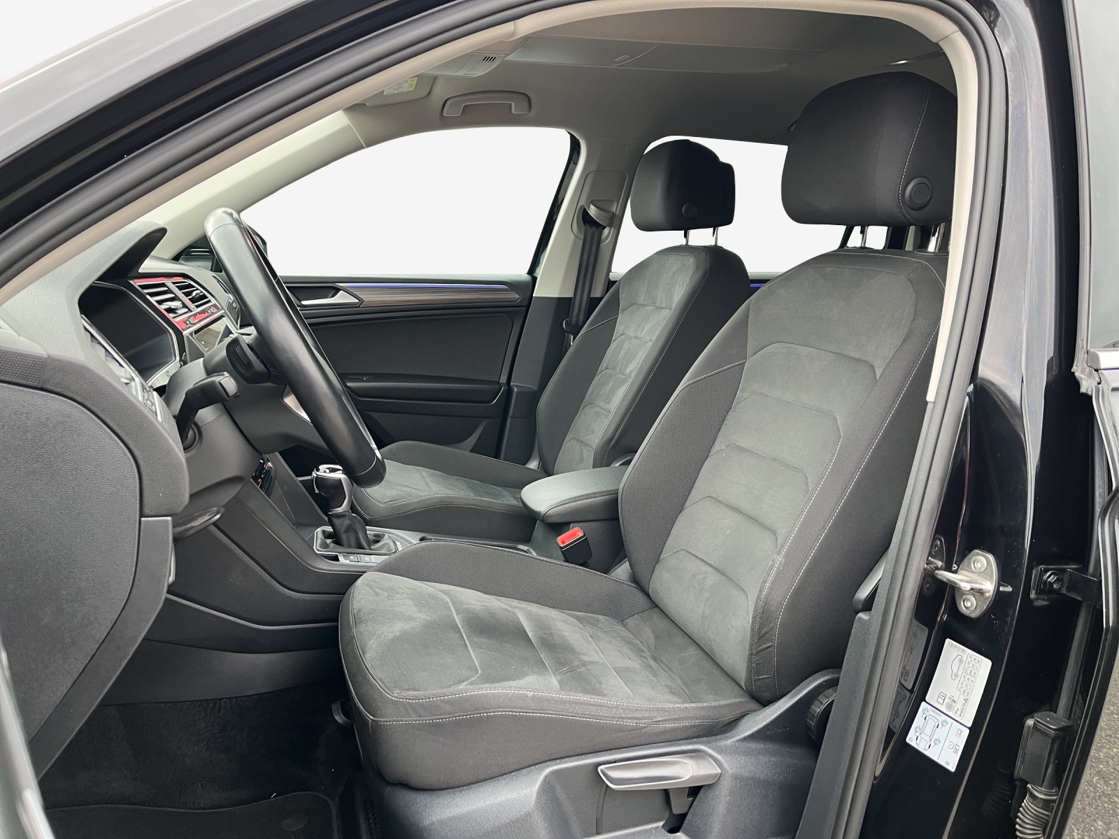 VW Tiguan Allspace 2.0 TDI SCR Elegance 4Motion DSG-image-7