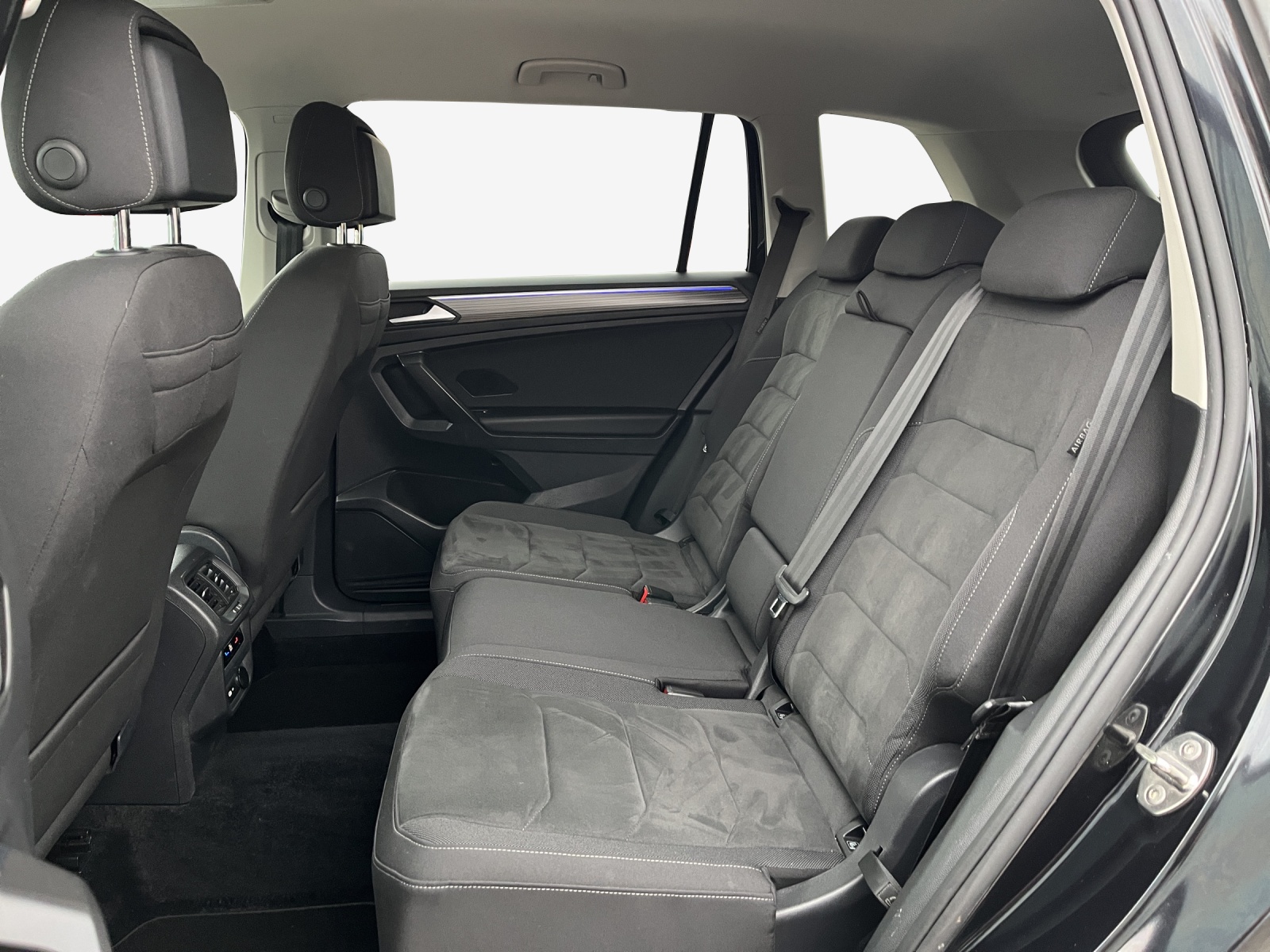 VW Tiguan Allspace 2.0 TDI SCR Elegance 4Motion DSG-image-11
