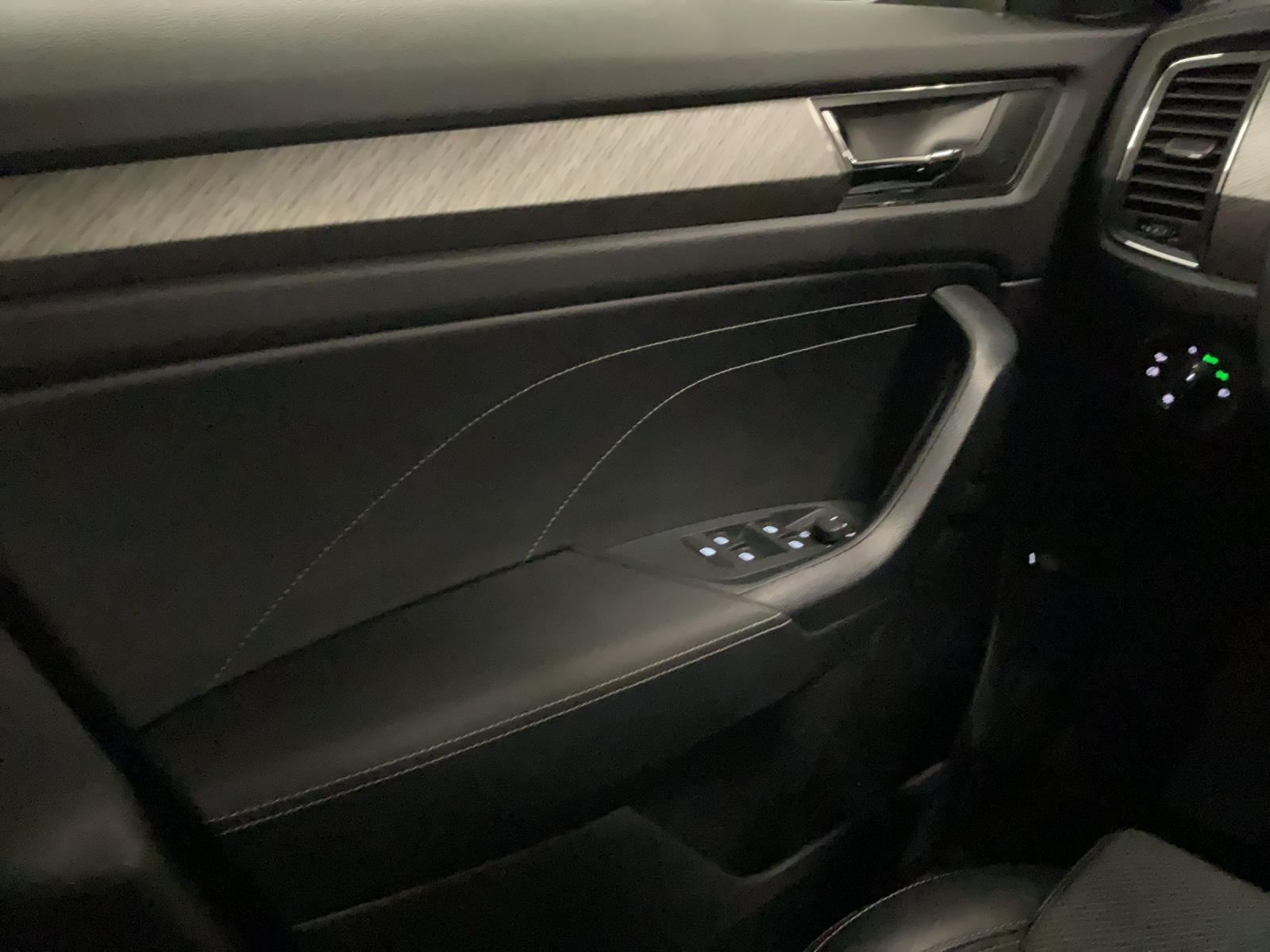 SKODA Kodiaq 2.0 TSI 4x4 Style-image-8