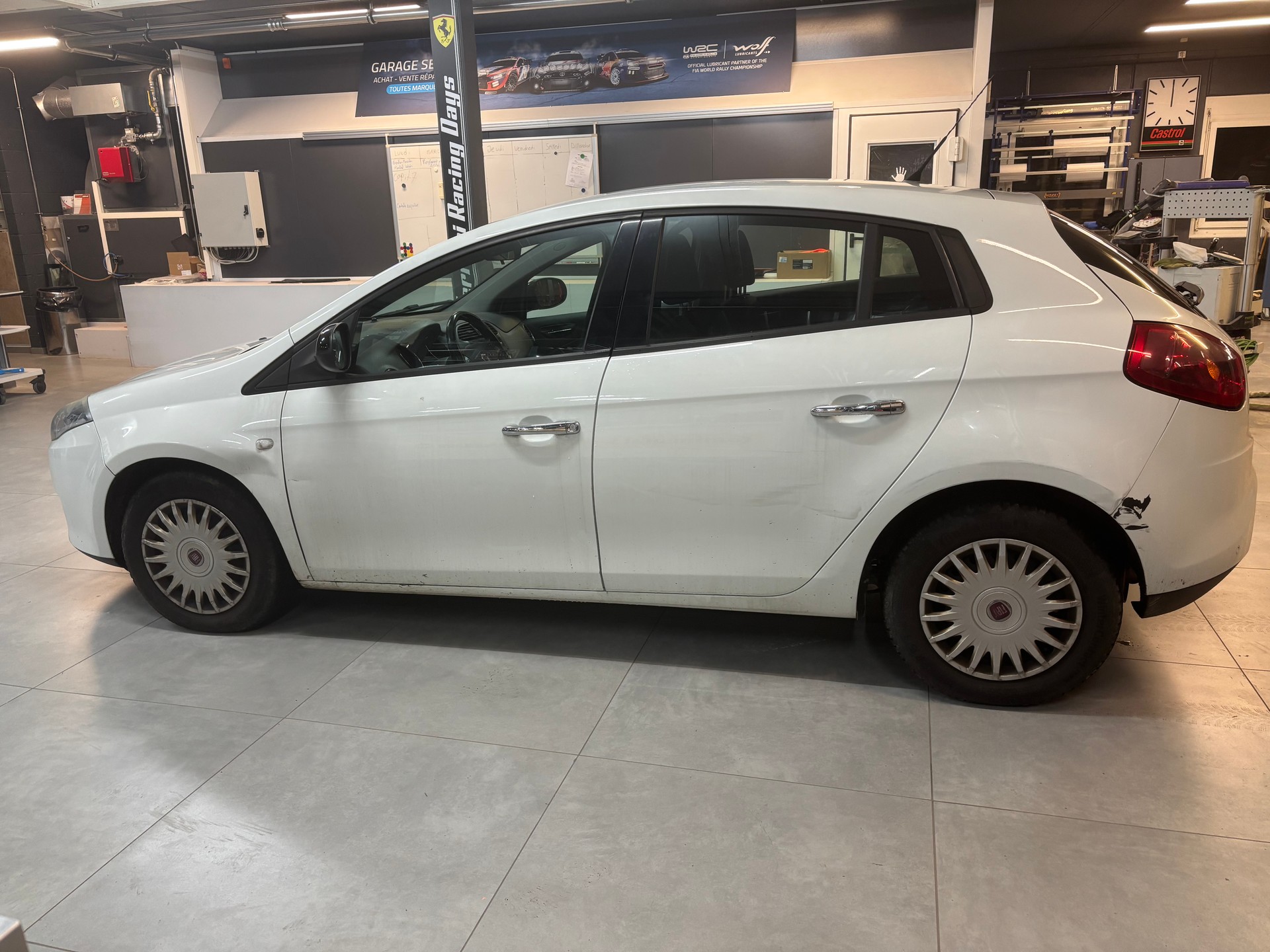 FIAT Bravo 1.4 16V Turbo Street-image-6
