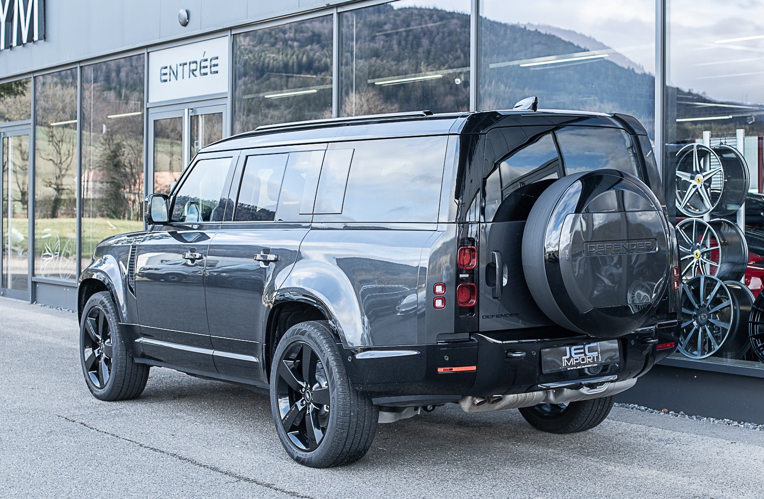 LAND ROVER Defender 130 300 X D HSE-image-6