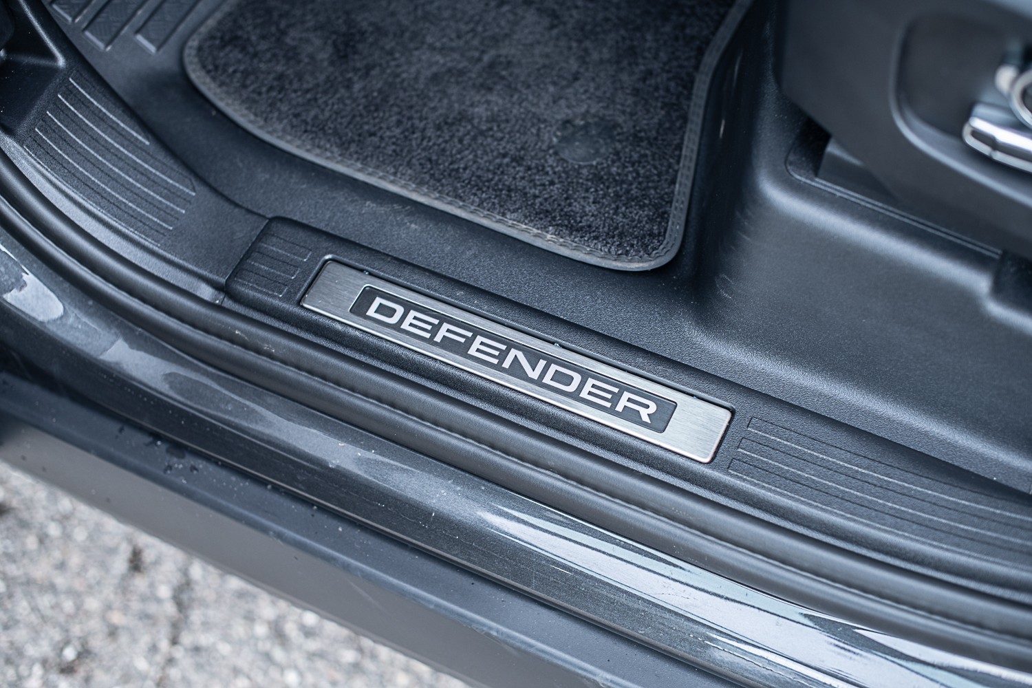 LAND ROVER Defender 130 300 X D HSE-image-10