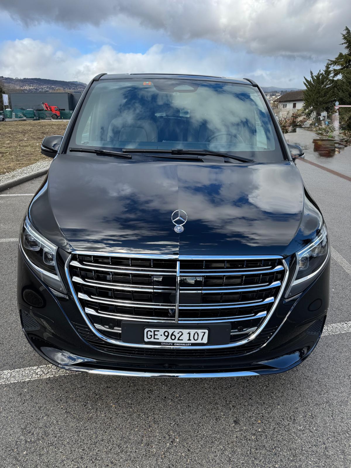MERCEDES-BENZ V 300 d Extralang Exclusive 4Matic 9G-Tronic-image-3