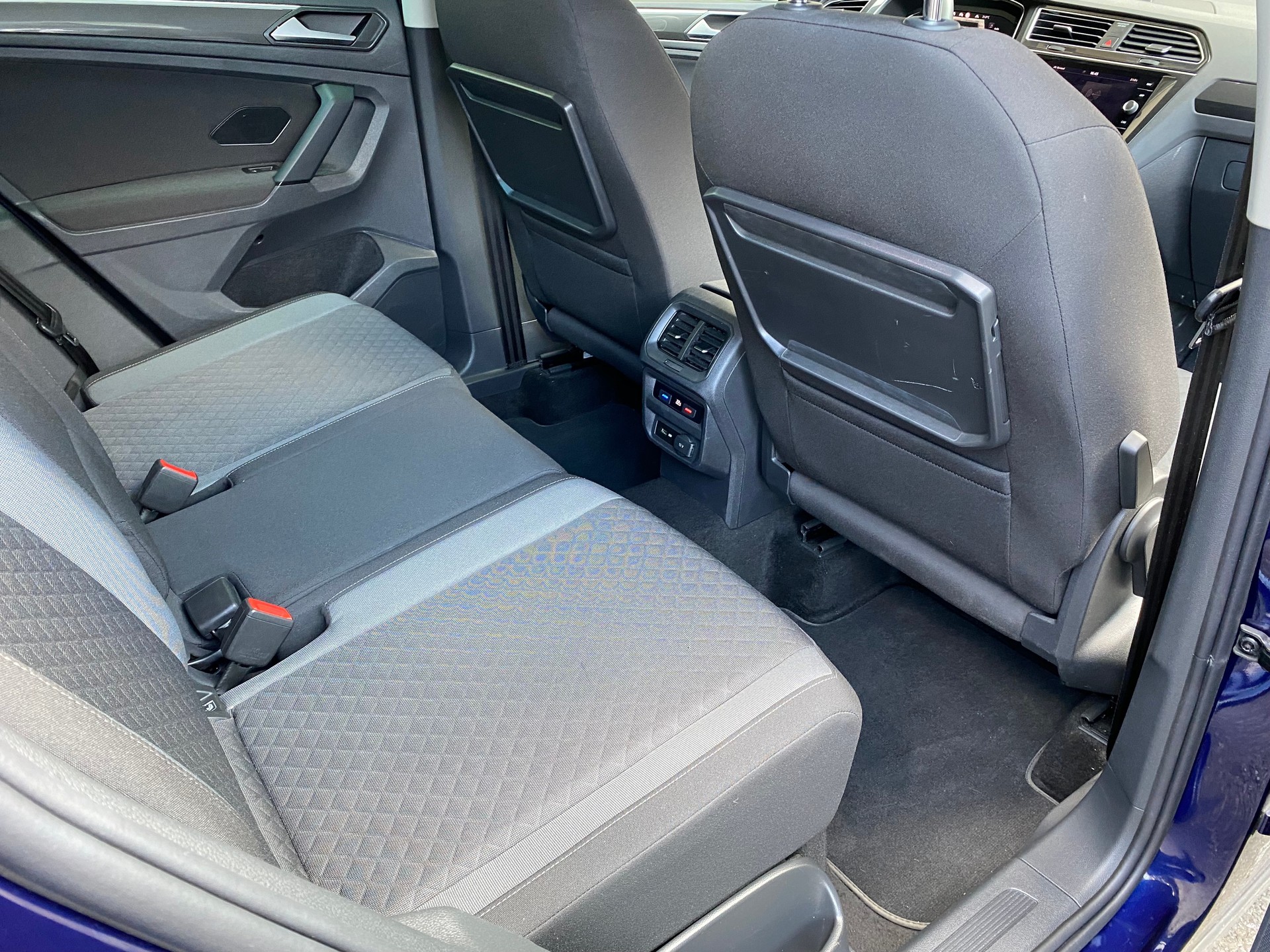 VW Tiguan 2.0TSI Comfortline 4Motion DSG-image-6