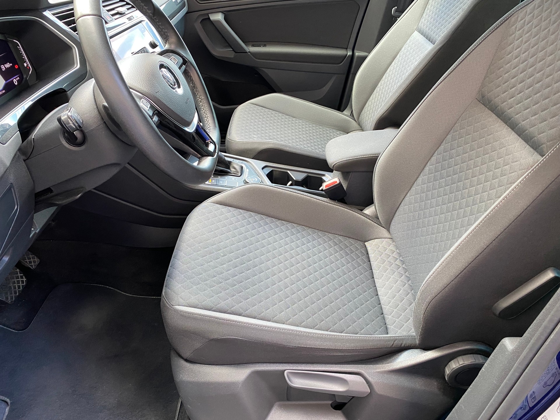 VW Tiguan 2.0TSI Comfortline 4Motion DSG-image-2