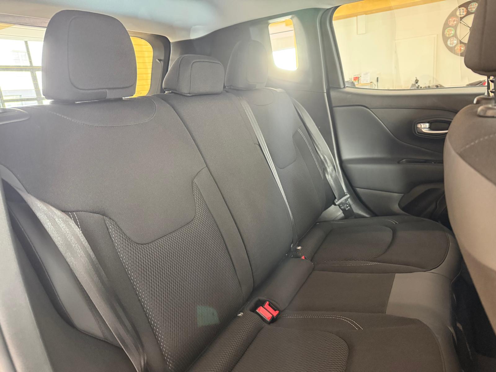 JEEP Renegade 1.5 MHEV Altitude T4-image-17
