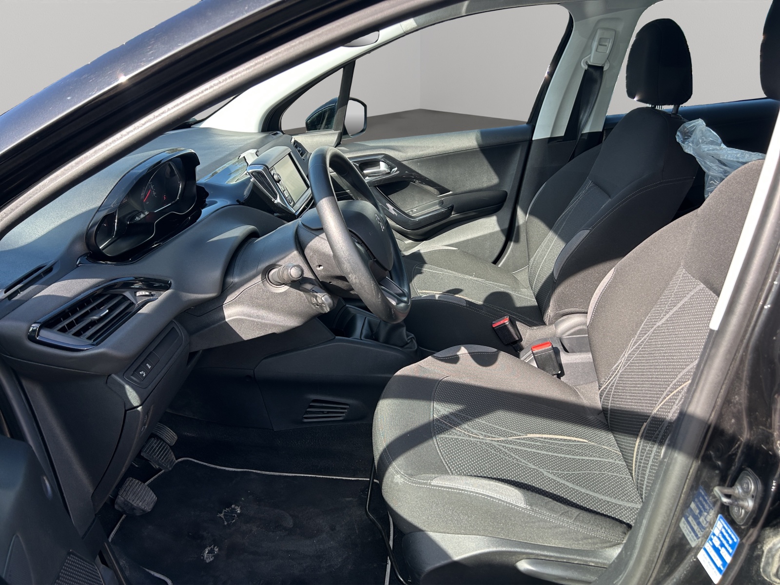 PEUGEOT 208 1.4 VTI Active-image-8