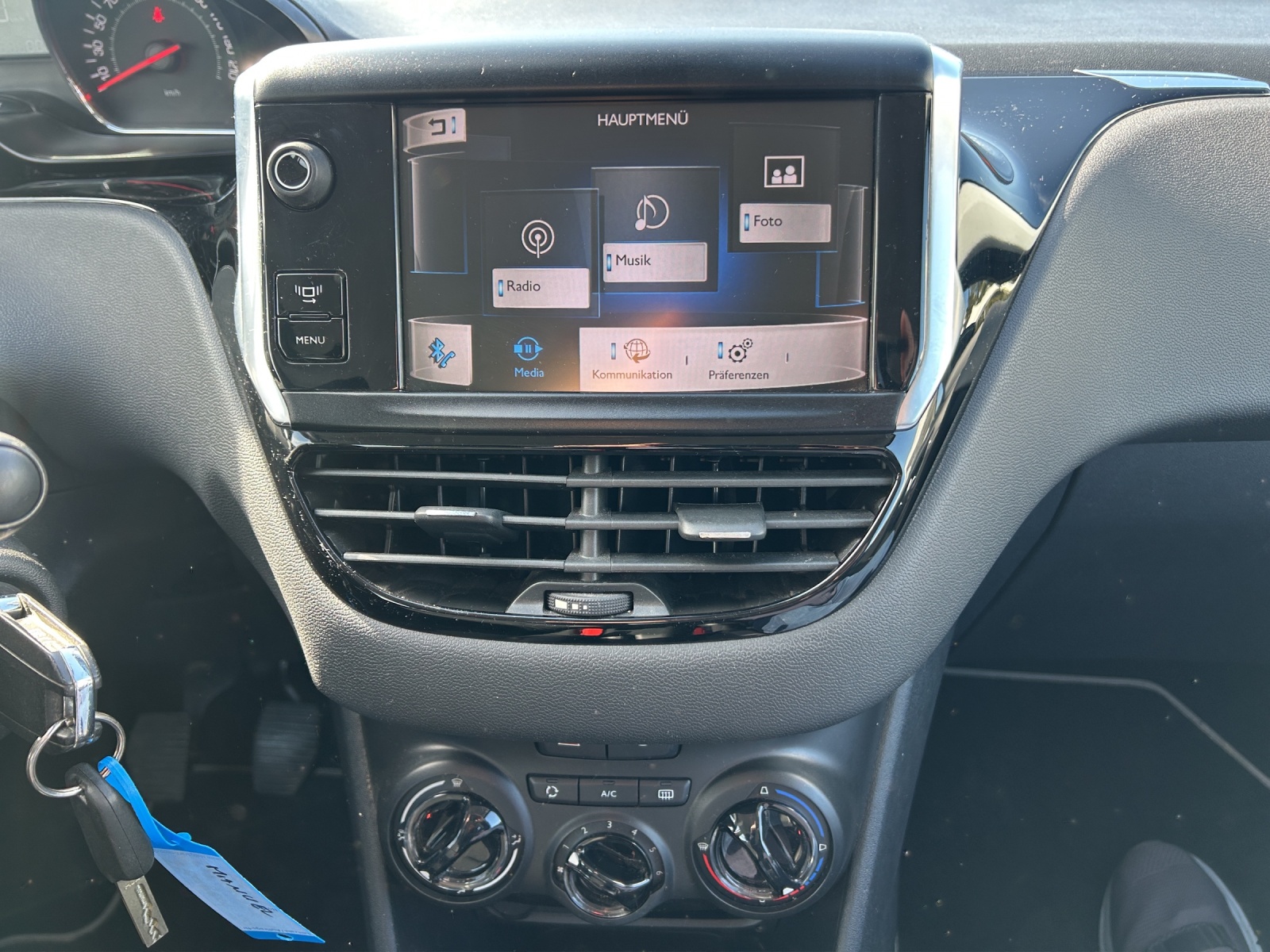 PEUGEOT 208 1.4 VTI Active-image-11
