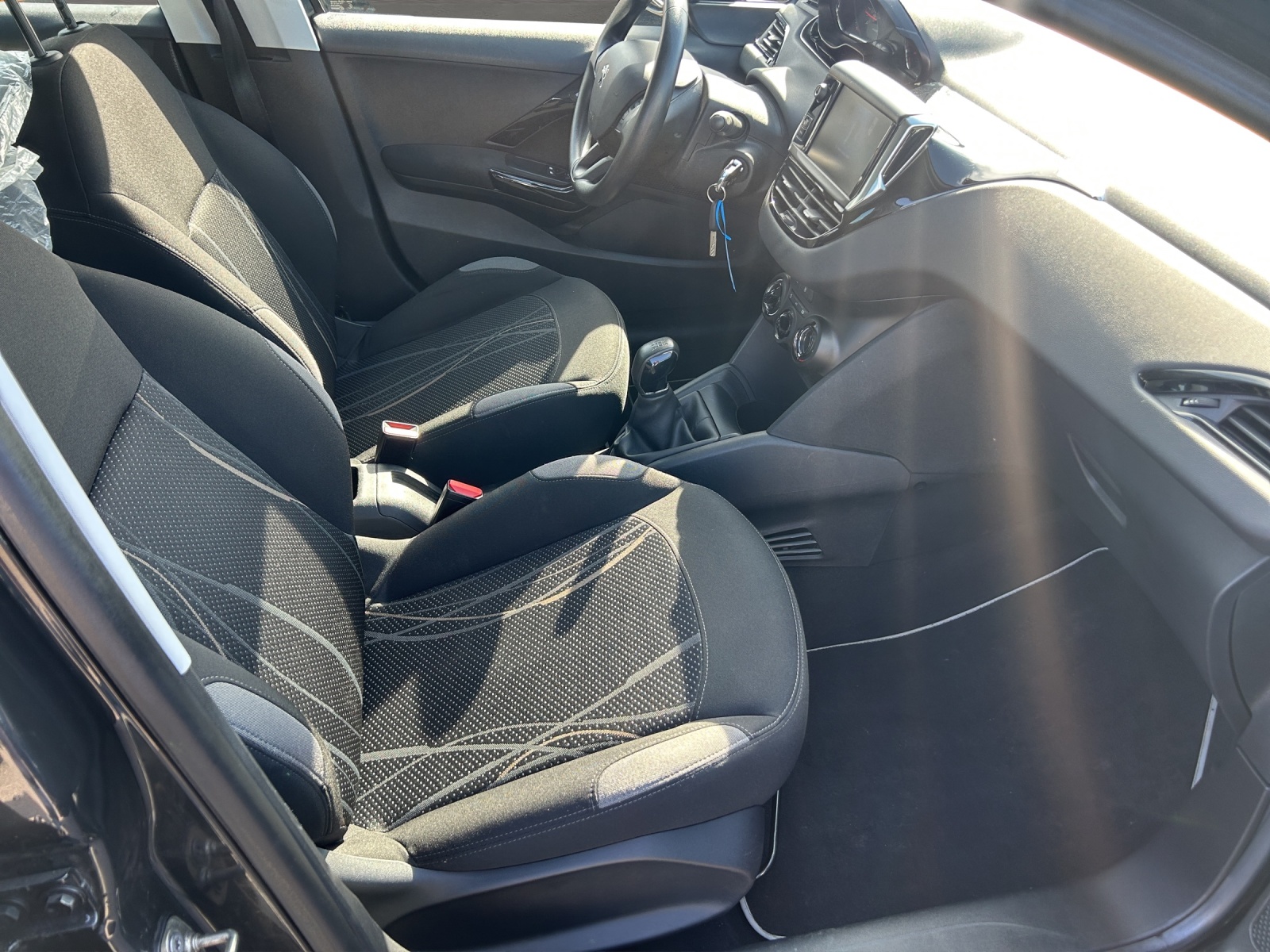 PEUGEOT 208 1.4 VTI Active-image-10
