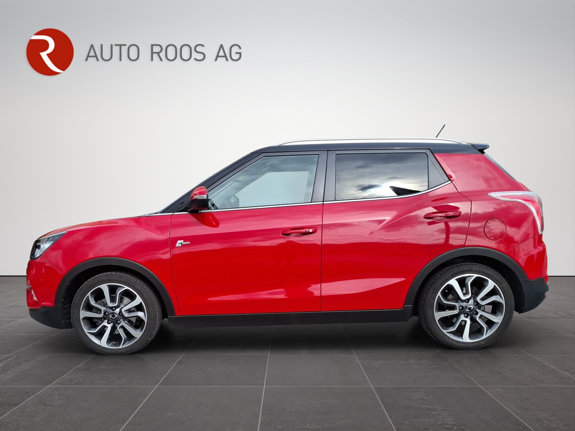 KGM-SsangYong Tivoli 1.6 e-XGi Sapphire 4WD Automatic-image-2