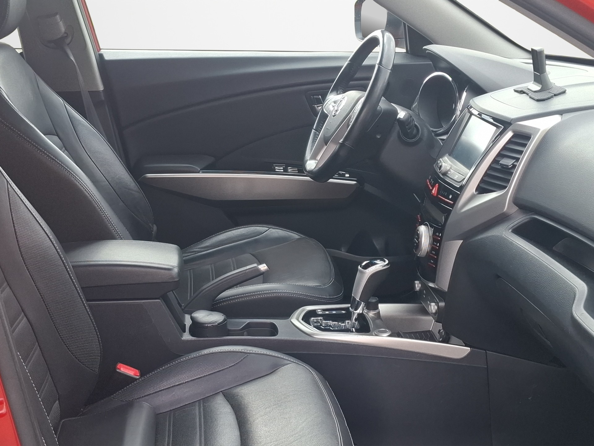 KGM-SsangYong Tivoli 1.6 e-XGi Sapphire 4WD Automatic-image-11