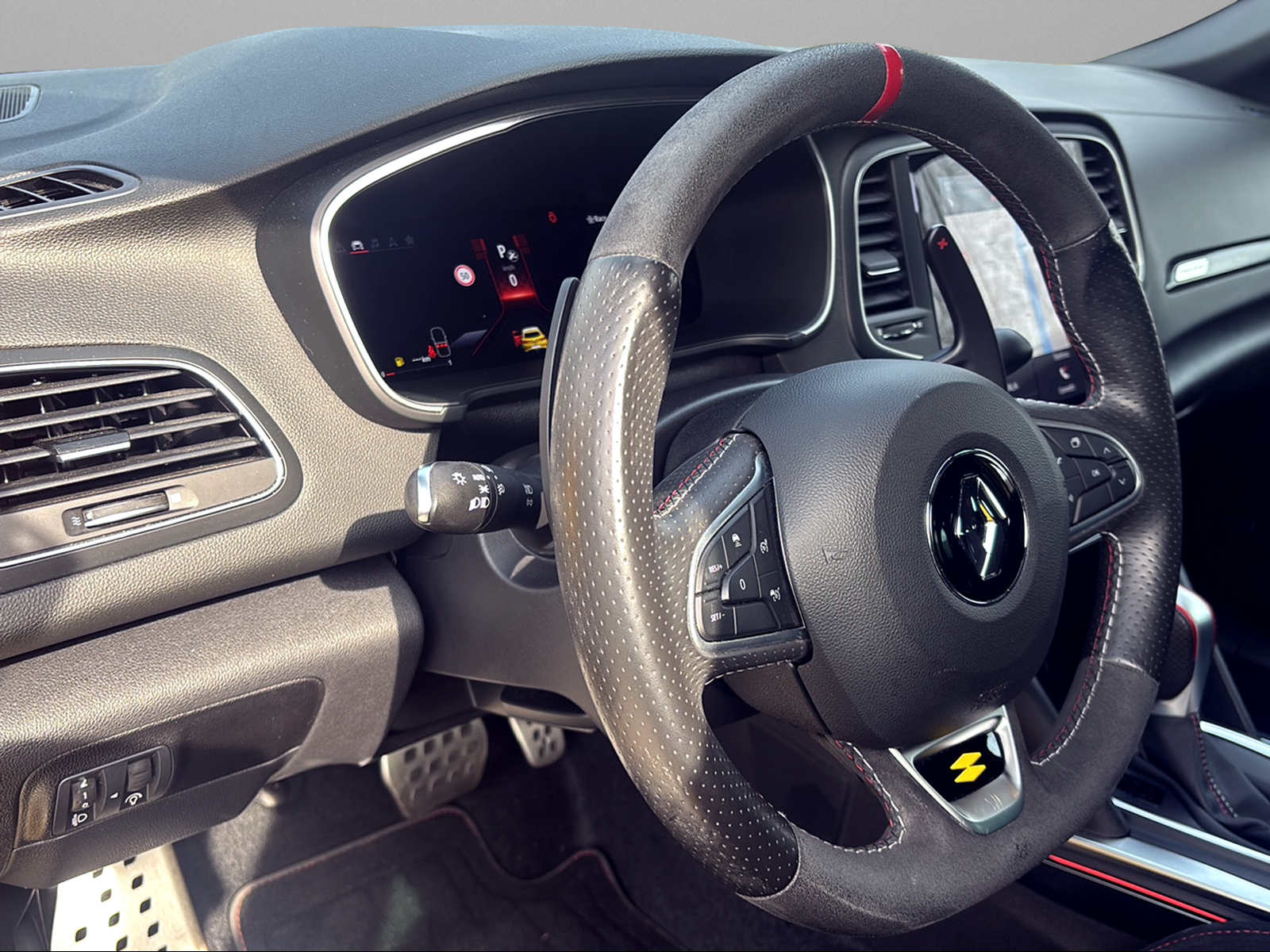 RENAULT Mégane R.S. Ultime 300 EDC-image-12