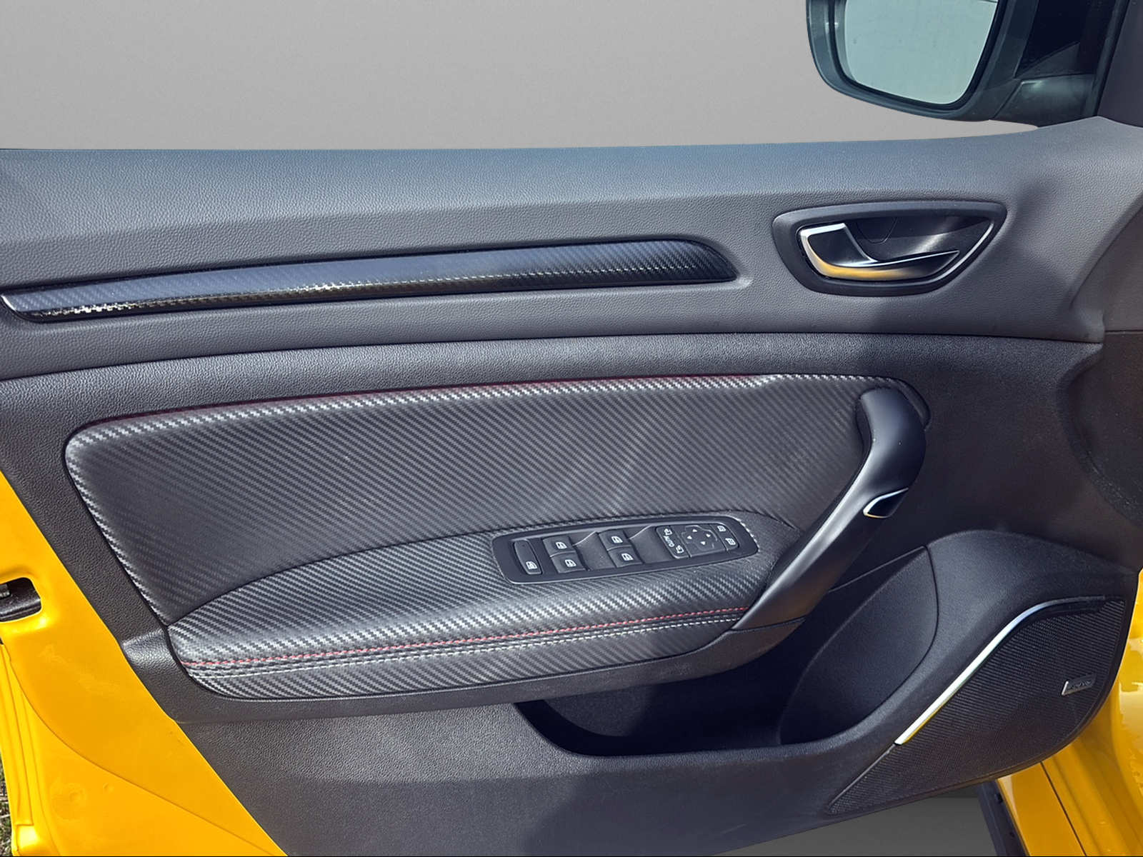 RENAULT Mégane R.S. Ultime 300 EDC-image-15