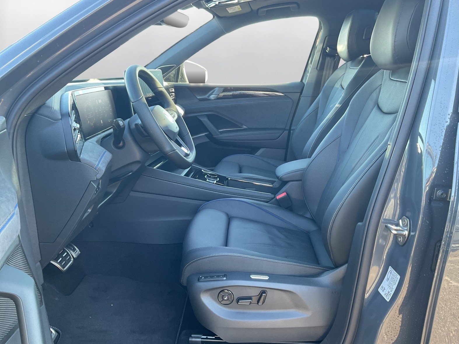 VW Tiguan 2.0 TSI DSG R-Line United 4Motion-image-9