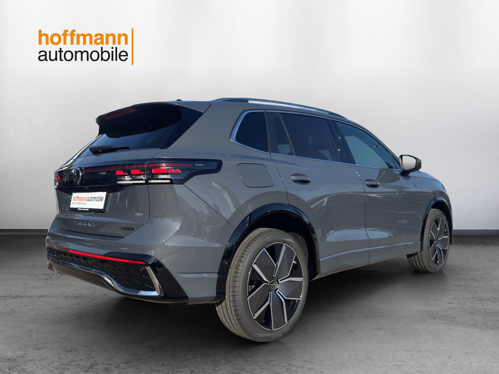 VW Tiguan 2.0 TSI DSG R-Line United 4Motion-image-3
