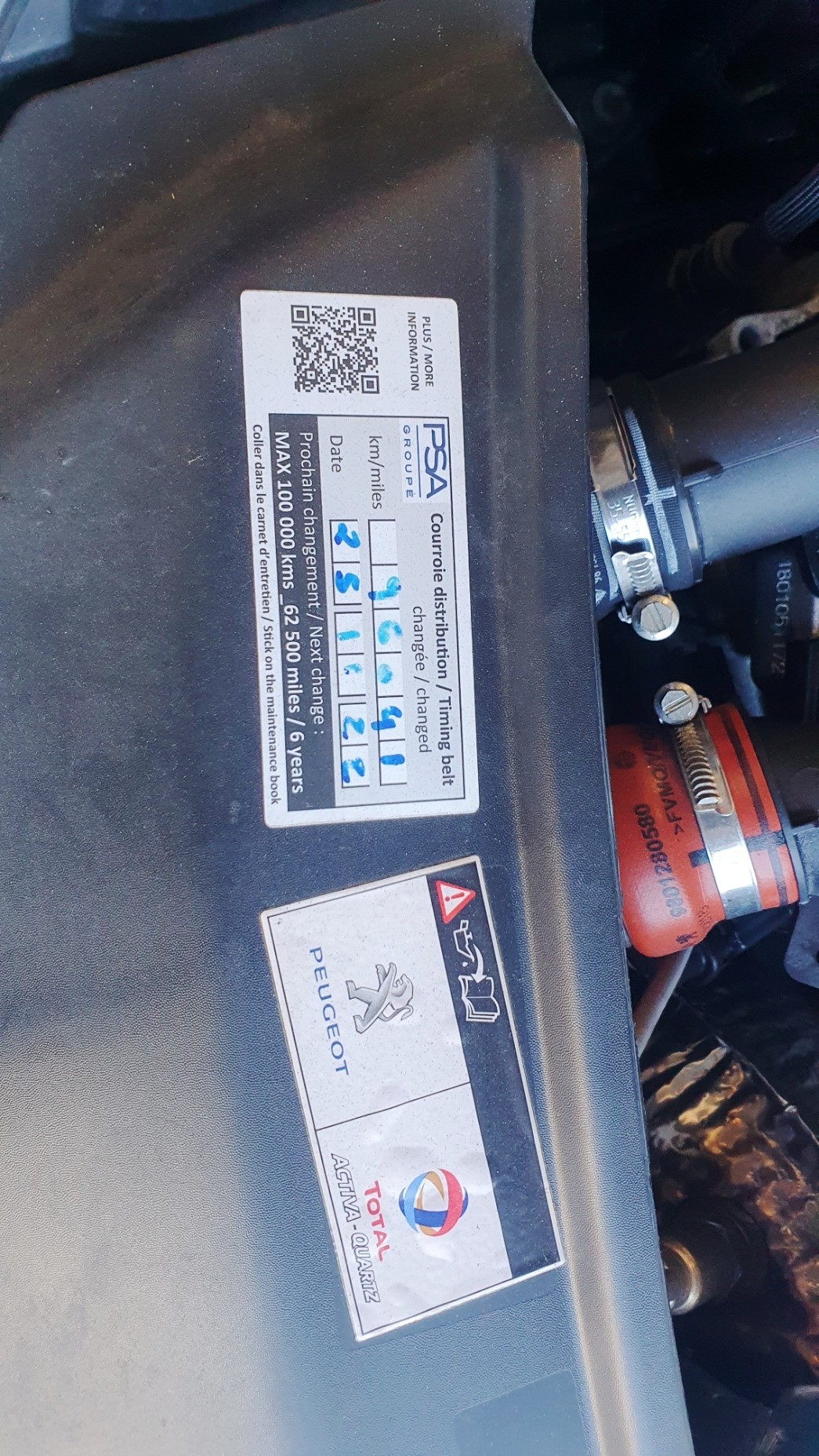 PEUGEOT 208 1.2 PureTech Style EAT6-image-12