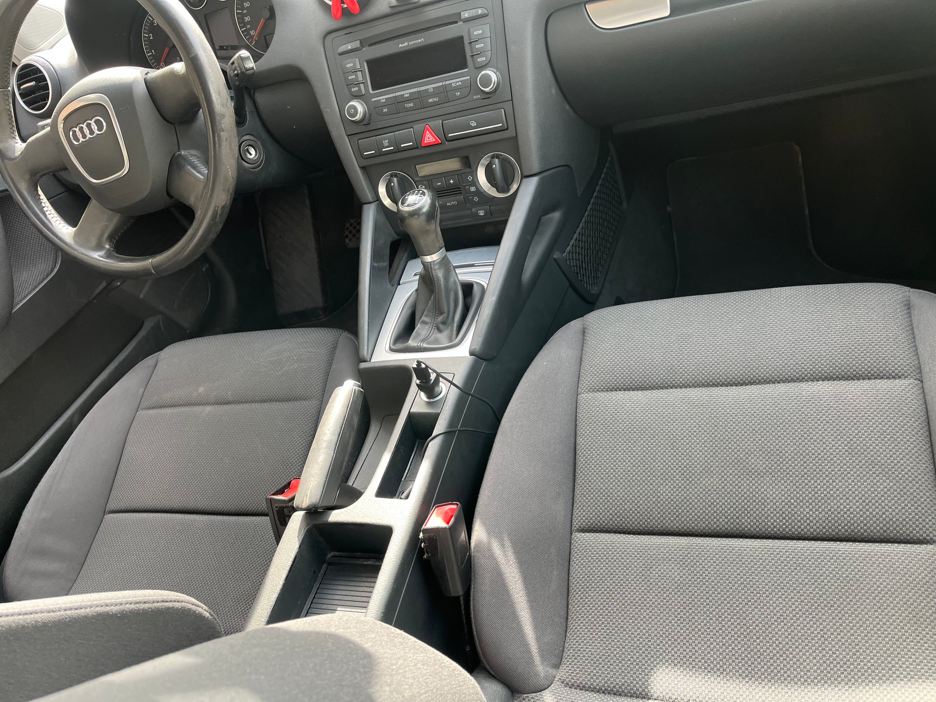 AUDI A3 1.8 Turbo FSI Attraction-image-12