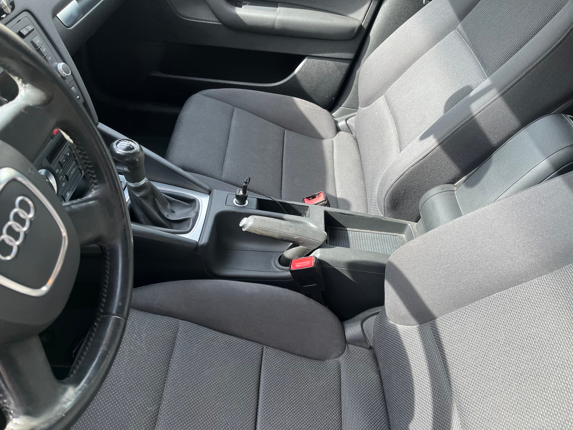 AUDI A3 1.8 Turbo FSI Attraction-image-10