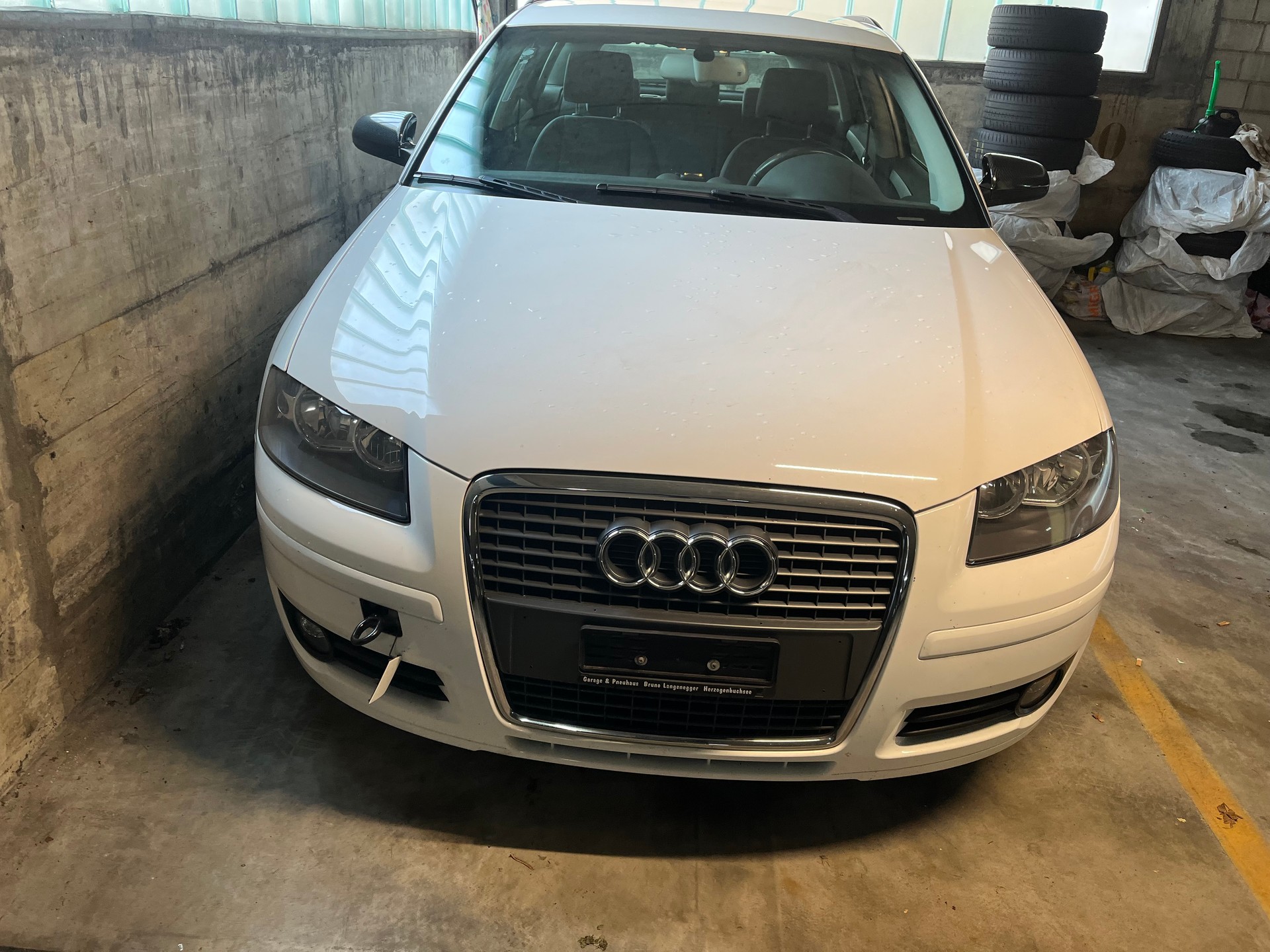 AUDI A3 1.8 Turbo FSI Attraction-image-0
