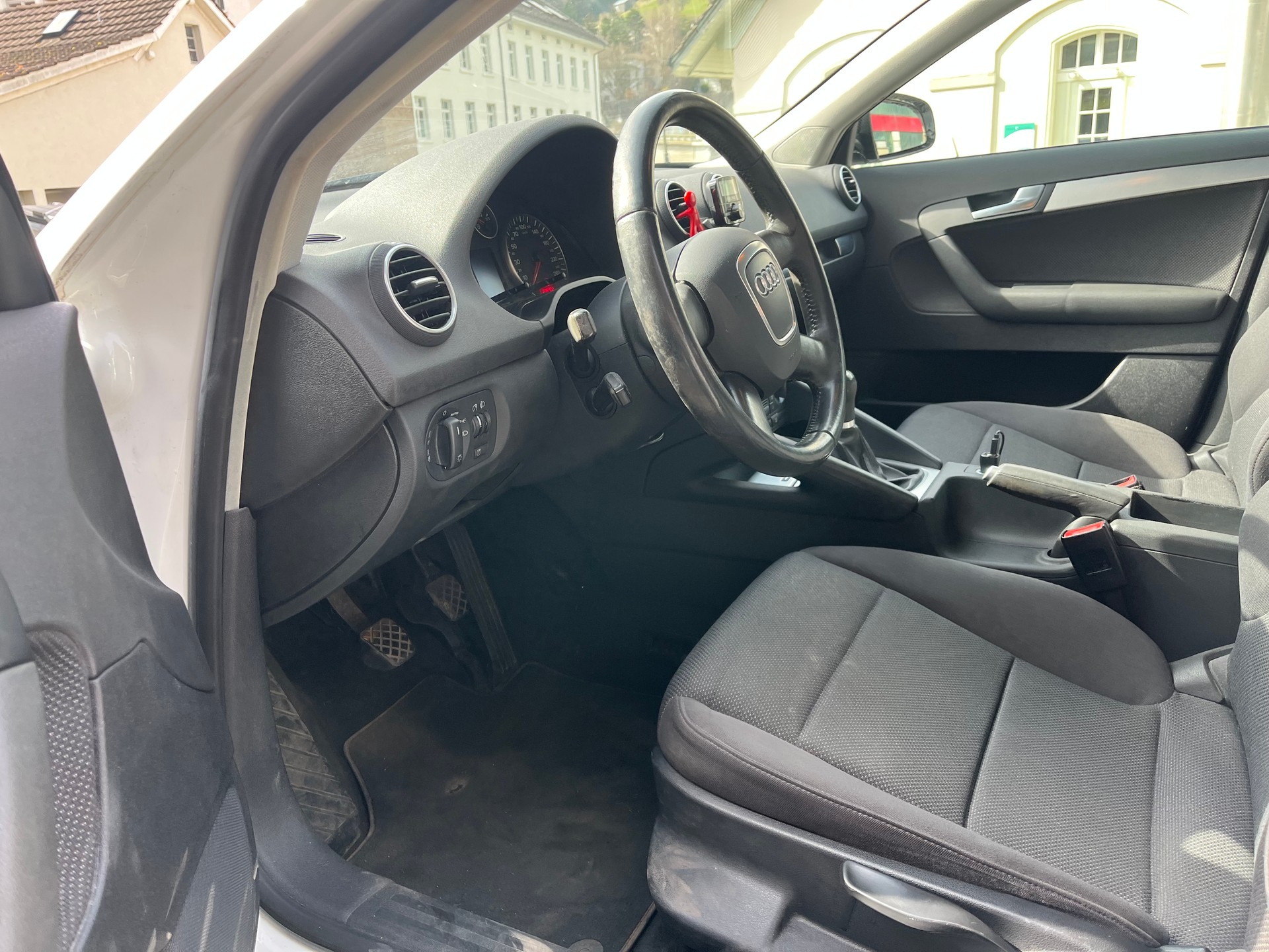 AUDI A3 1.8 Turbo FSI Attraction-image-11