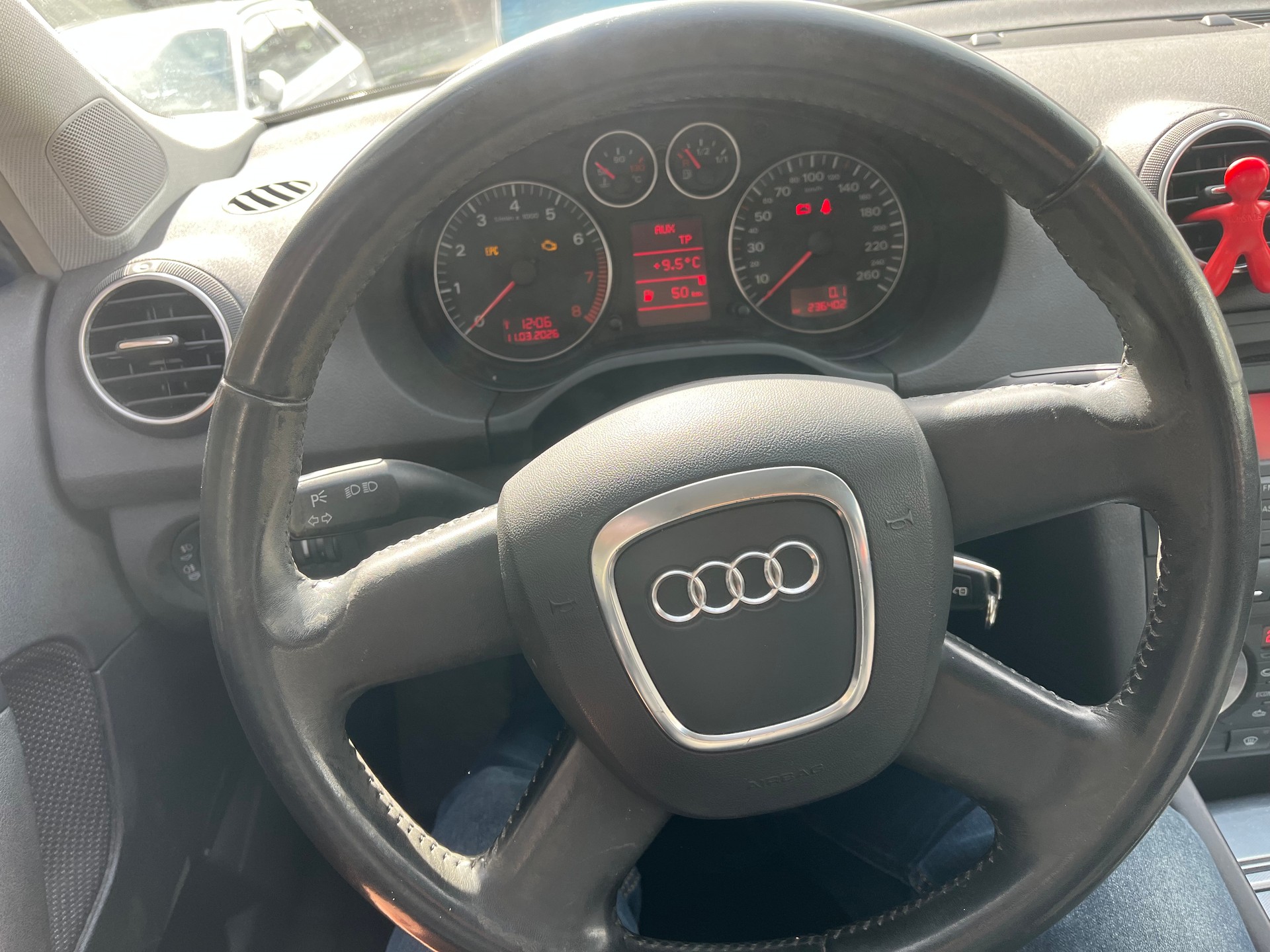 AUDI A3 1.8 Turbo FSI Attraction-image-8
