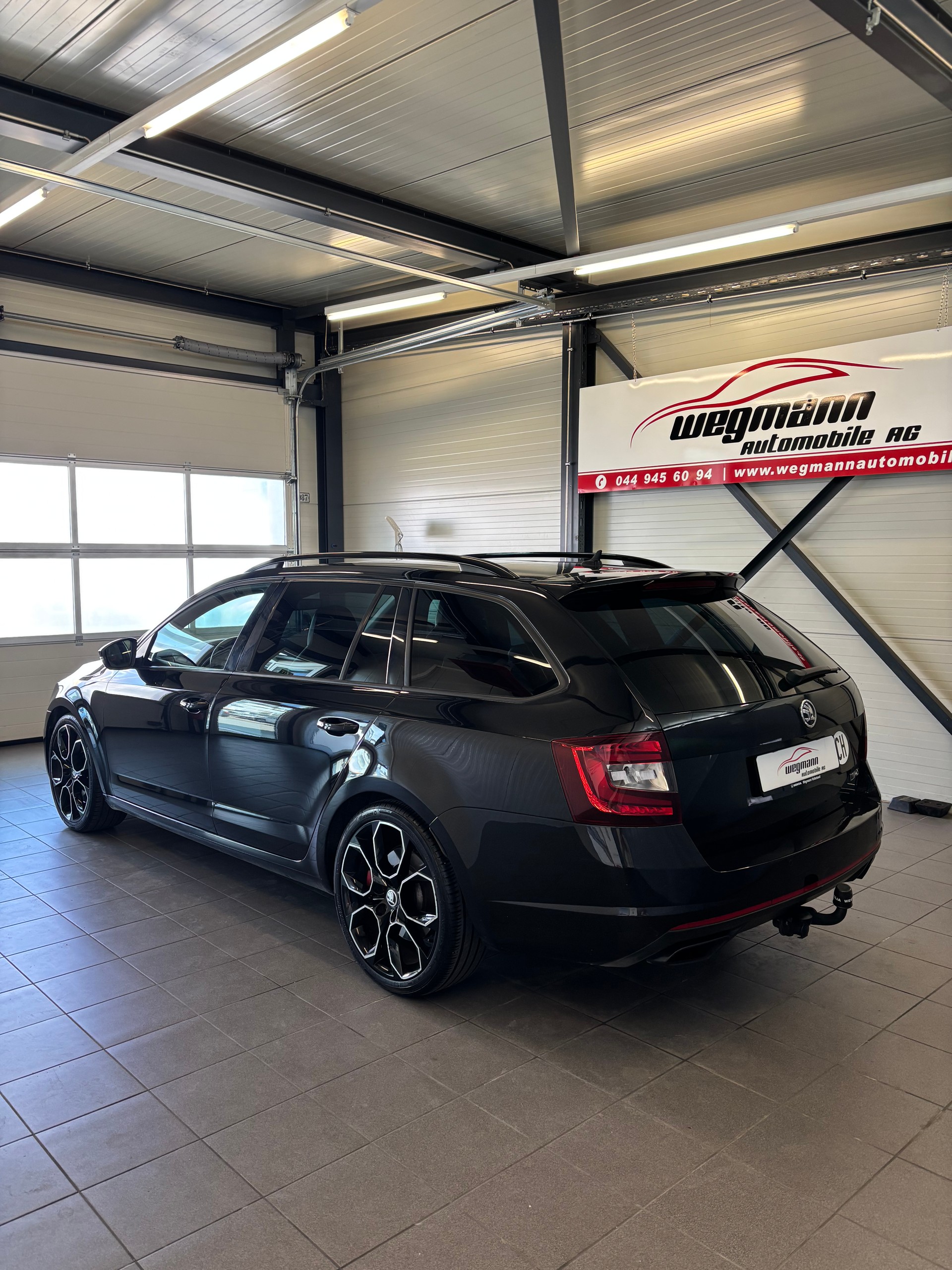 SKODA Octavia Combi 2.0 TSI RS 245 DSG-image-5