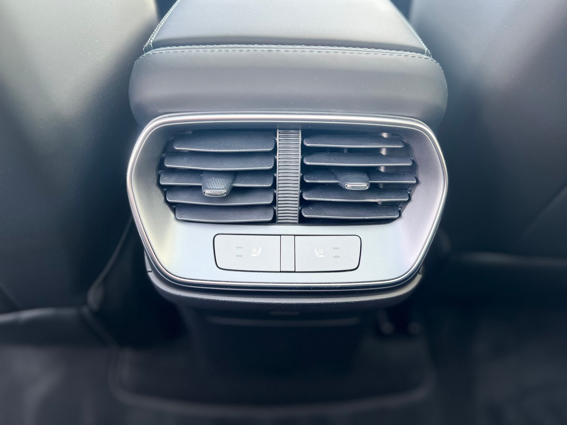 BYD Sealion 7 91,3 kWh Excellence AWD ° Sofort Verfügbar ° Vollausstattung °-image-27