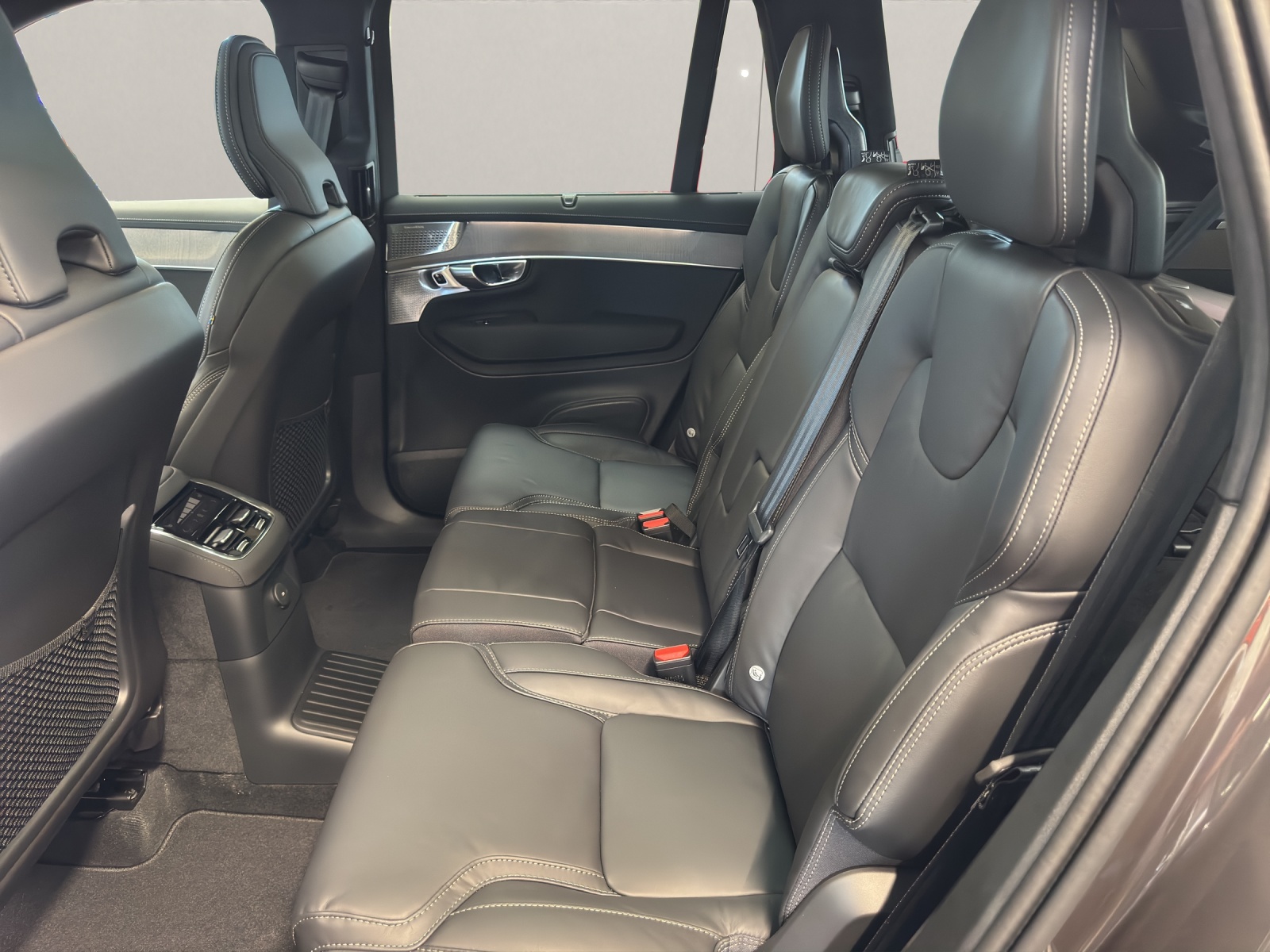 VOLVO XC90 2.0 T8 TE XCLUSIVE Edition Dark eAWD-image-12