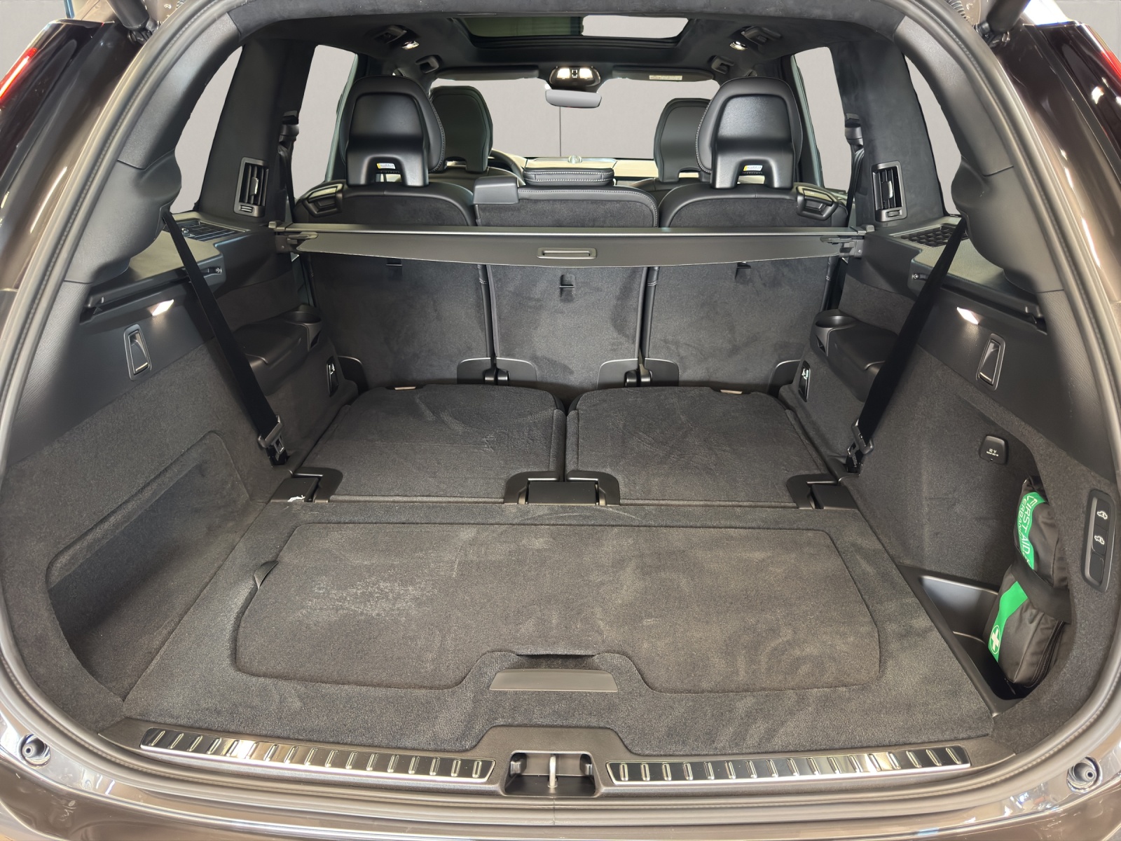 VOLVO XC90 2.0 T8 TE XCLUSIVE Edition Dark eAWD-image-11