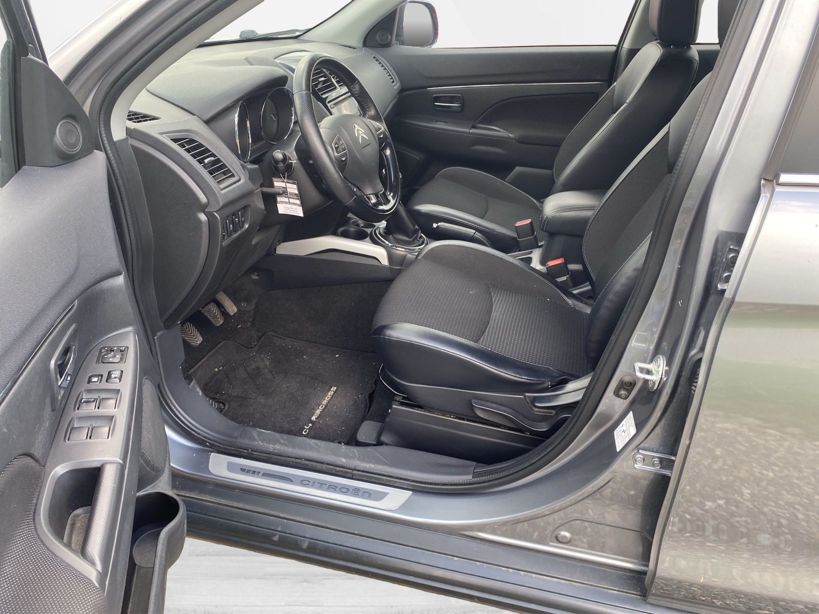 CITROEN C4 Aircross 1.6i 115 Seduction-image-9