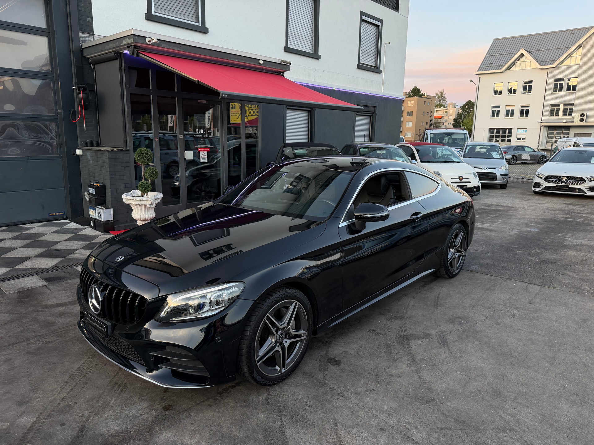 MERCEDES-BENZ C 200 Coupé AMG Line 9G-Tronic-image-4