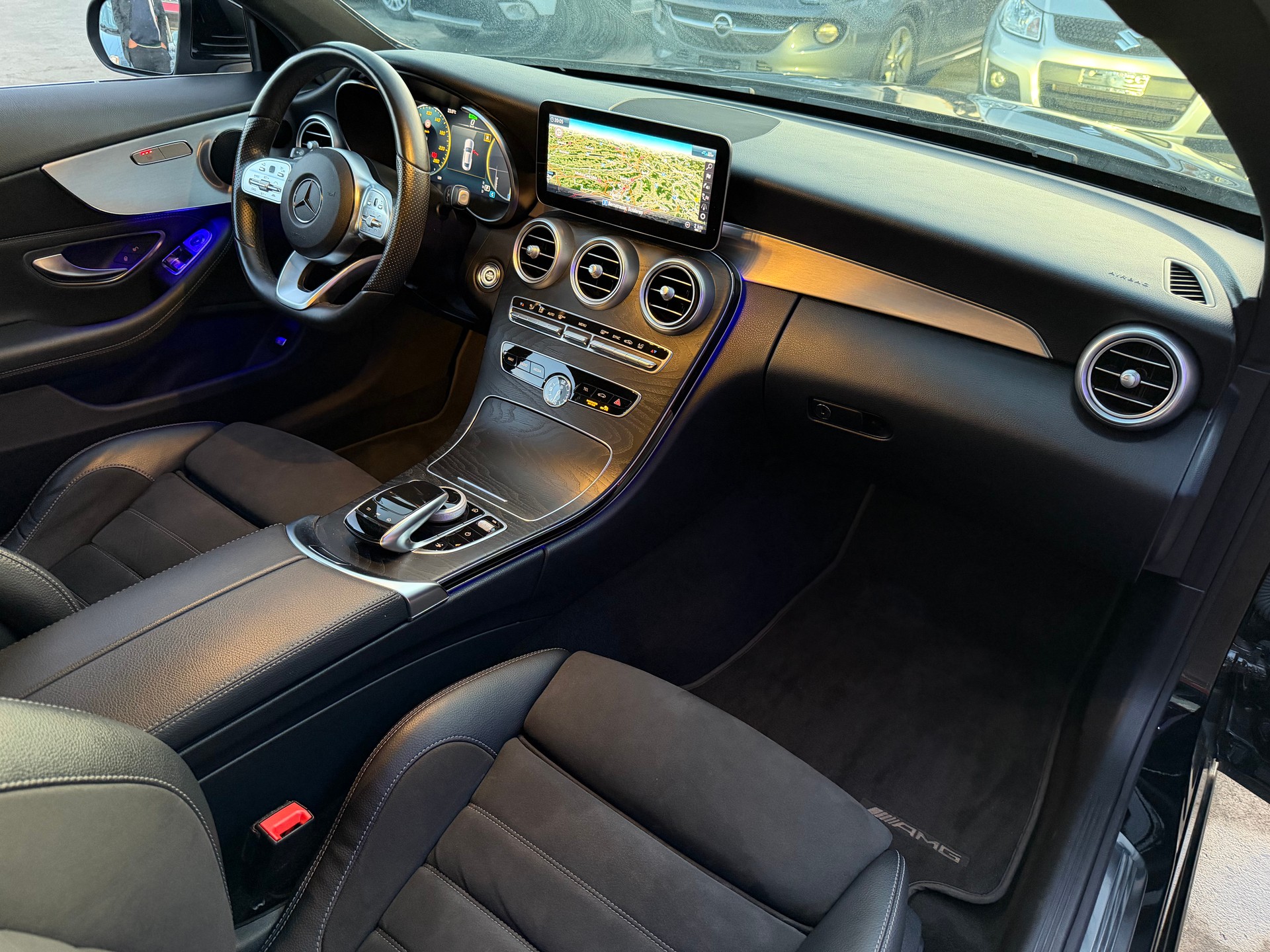 MERCEDES-BENZ C 200 Coupé AMG Line 9G-Tronic-image-17